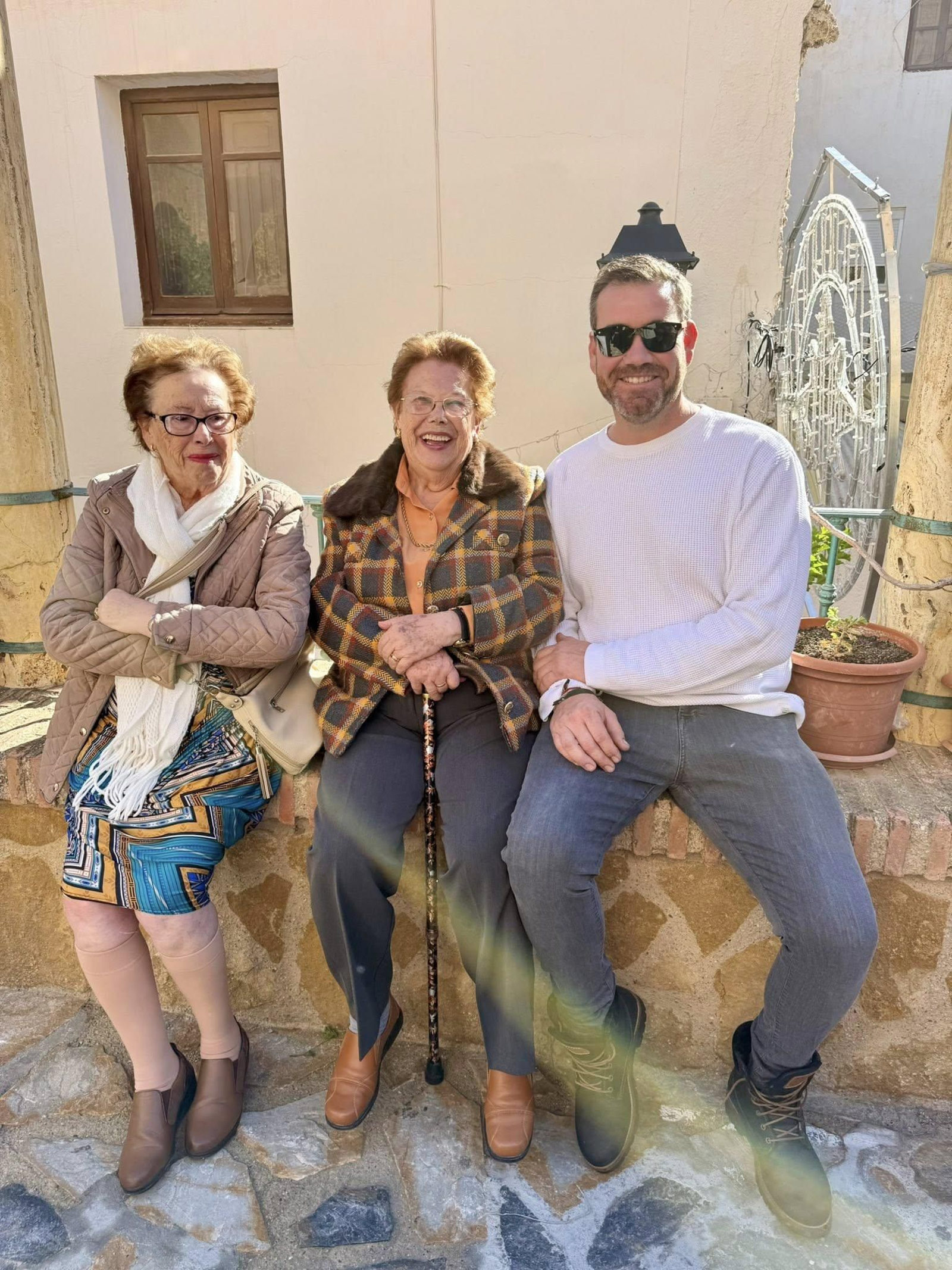 Así fue la inauguración del Belén Municipal de Mojácar entre villancicos y dulces navideños