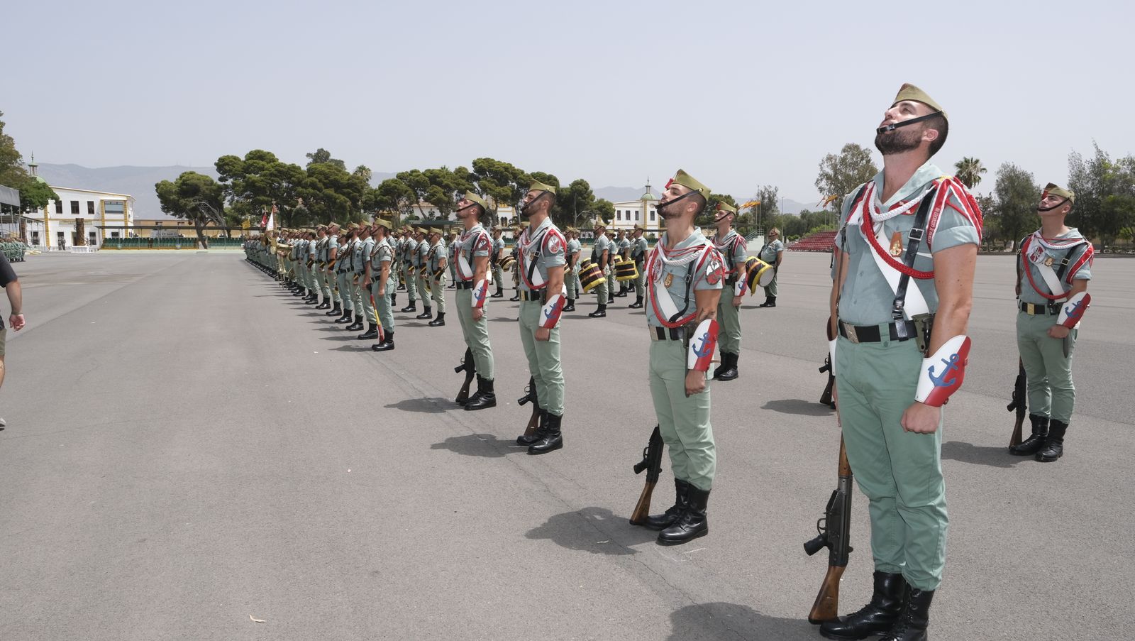 Visita de la Ministra de Defensa Margarita Robles a La Legión Española, en Viator