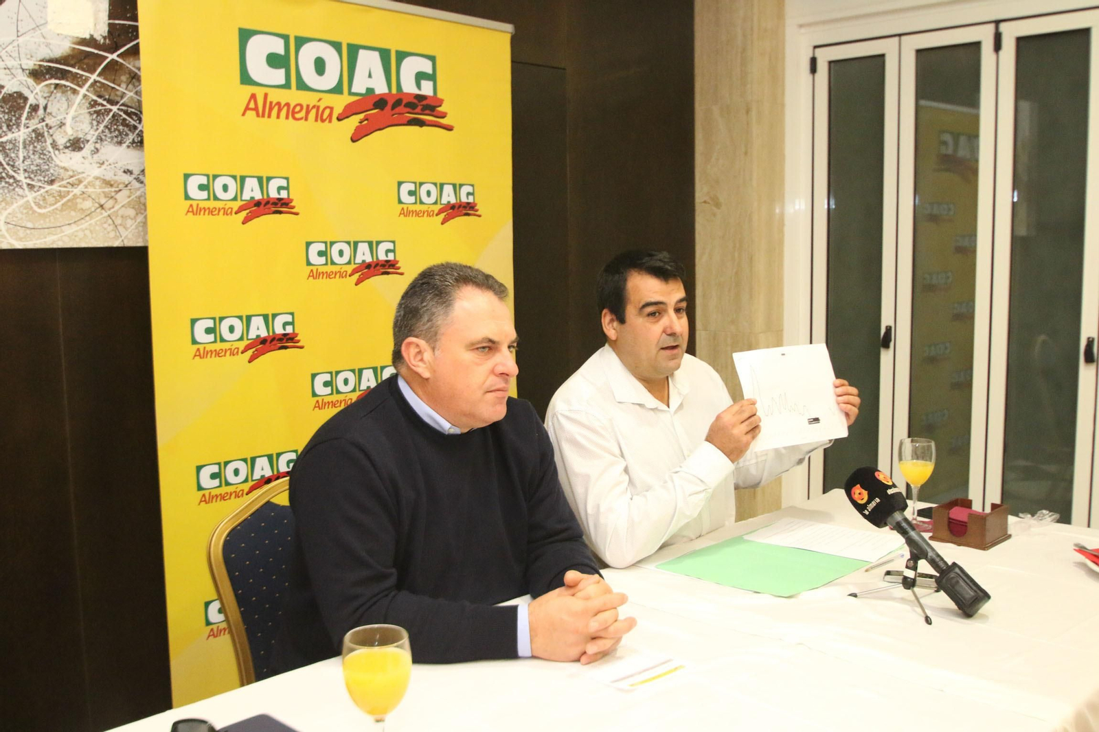 El secretario de Organización Coag Almería, Antonio Moreno, y el secretario provincial de la organización agraria, Andrés Góngora.
