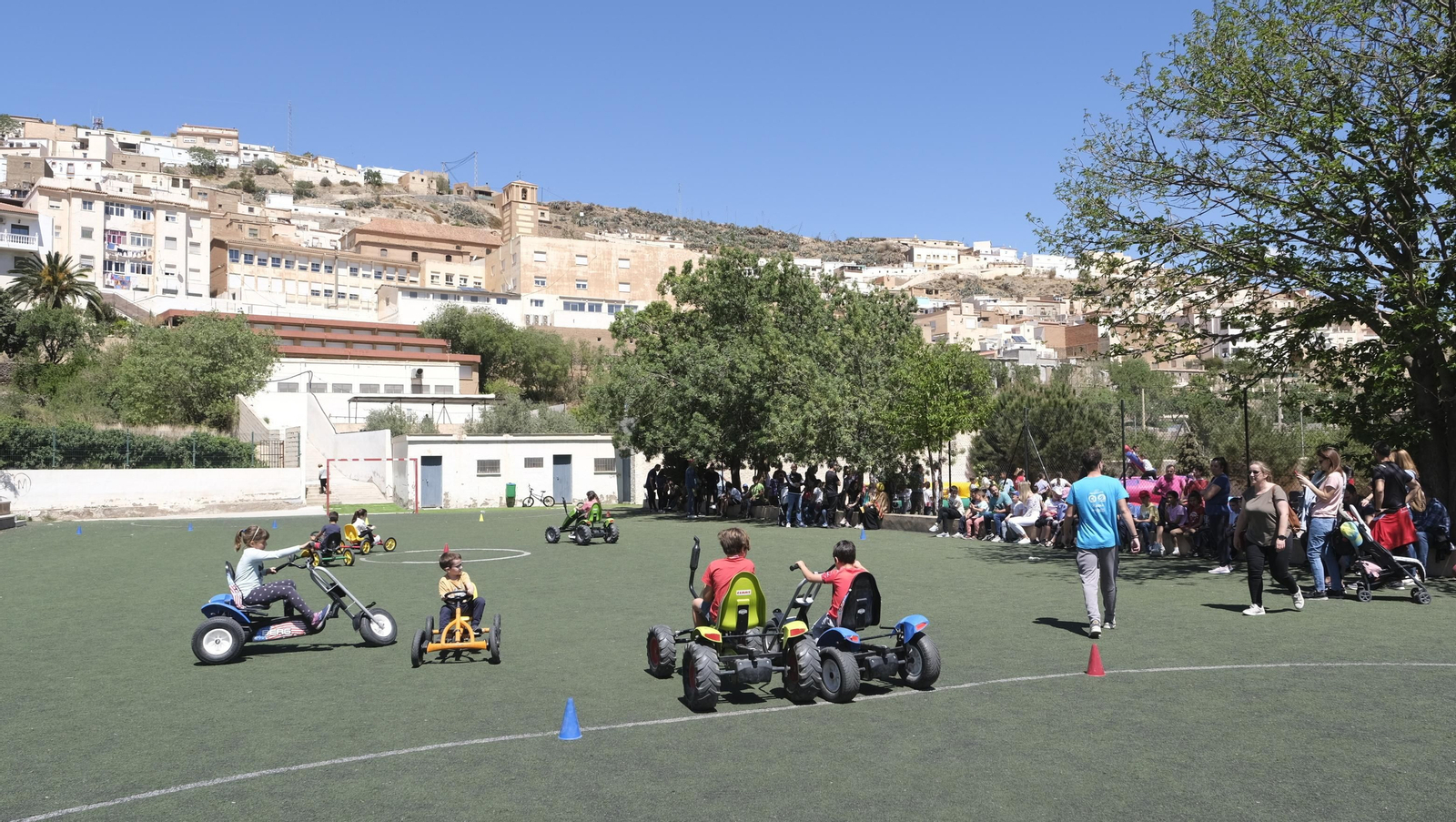Imágenes de los juegos infantiles en las Fiestas de Abla