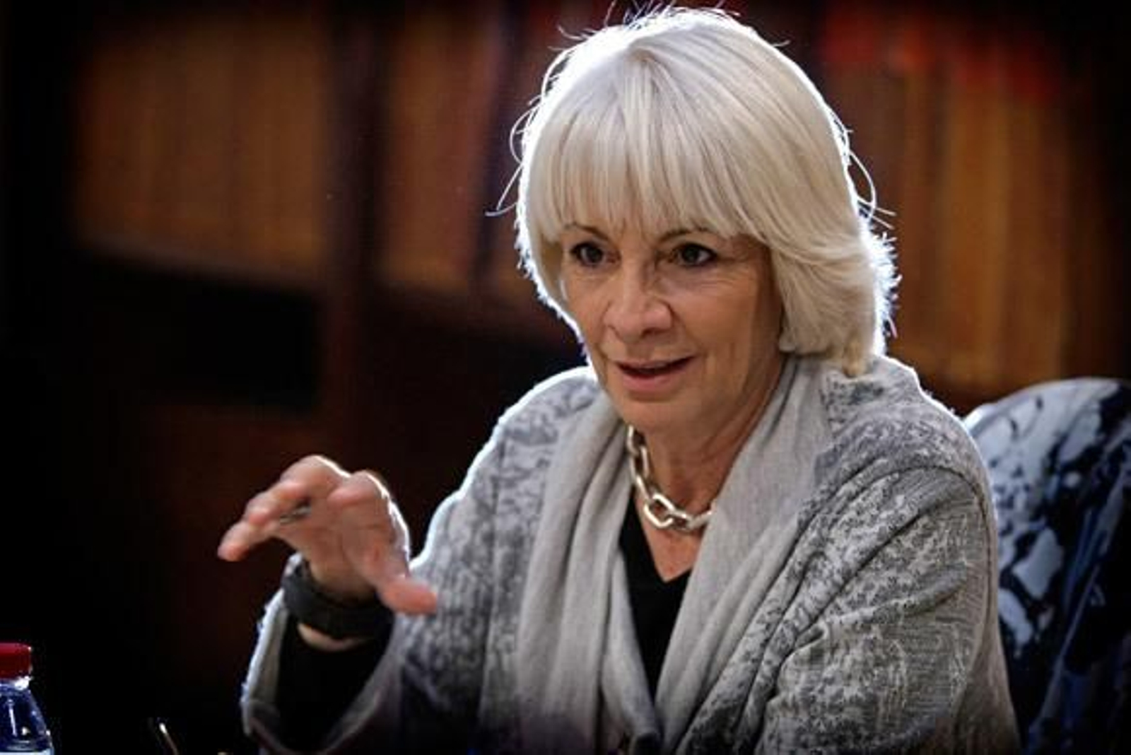 Teófila Martínez responderá a las preguntas de los lectores