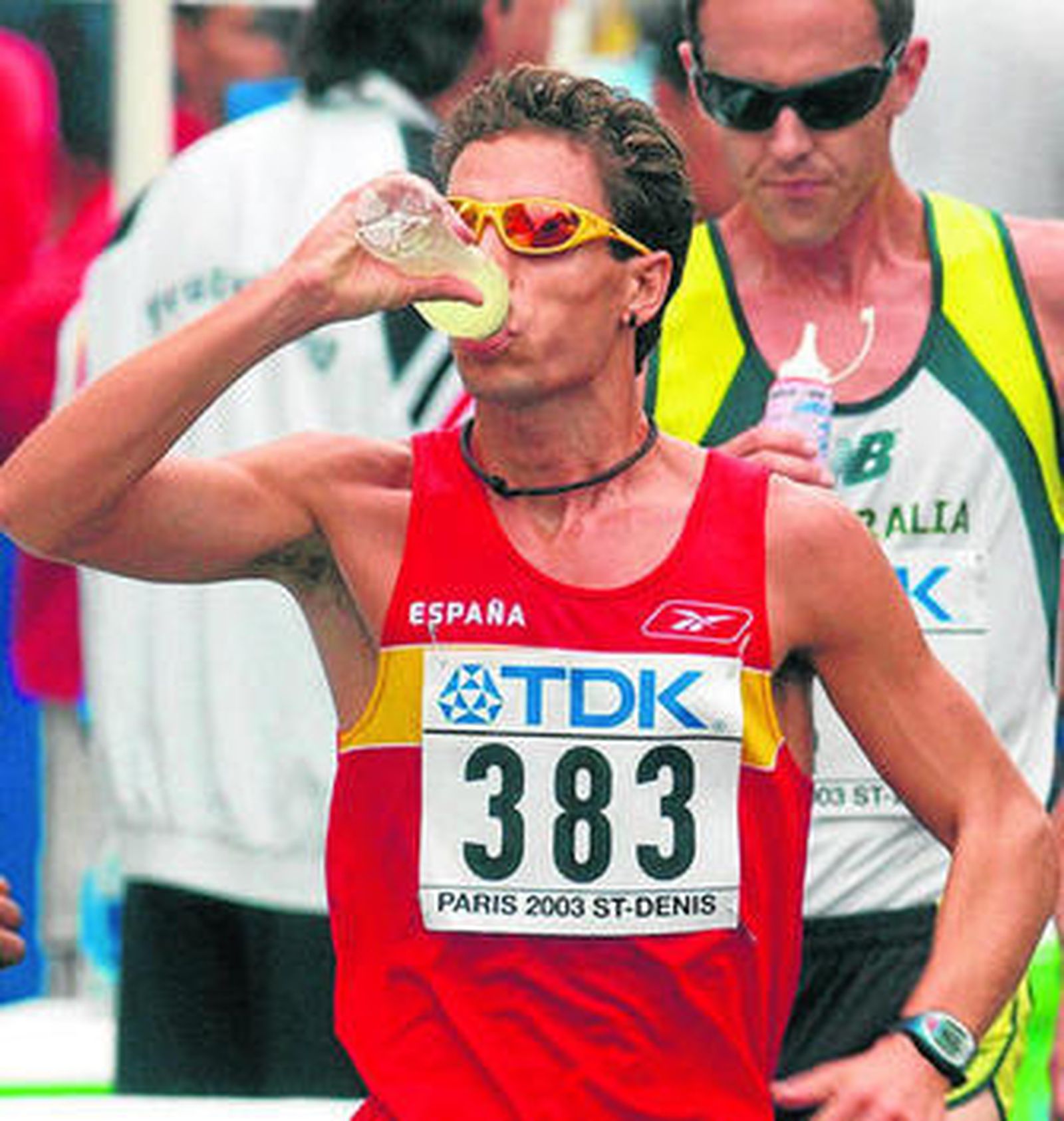 Domínguez, refrescándose durante el Mundial de 2003, en el que cosechó una excelente novena plaza.