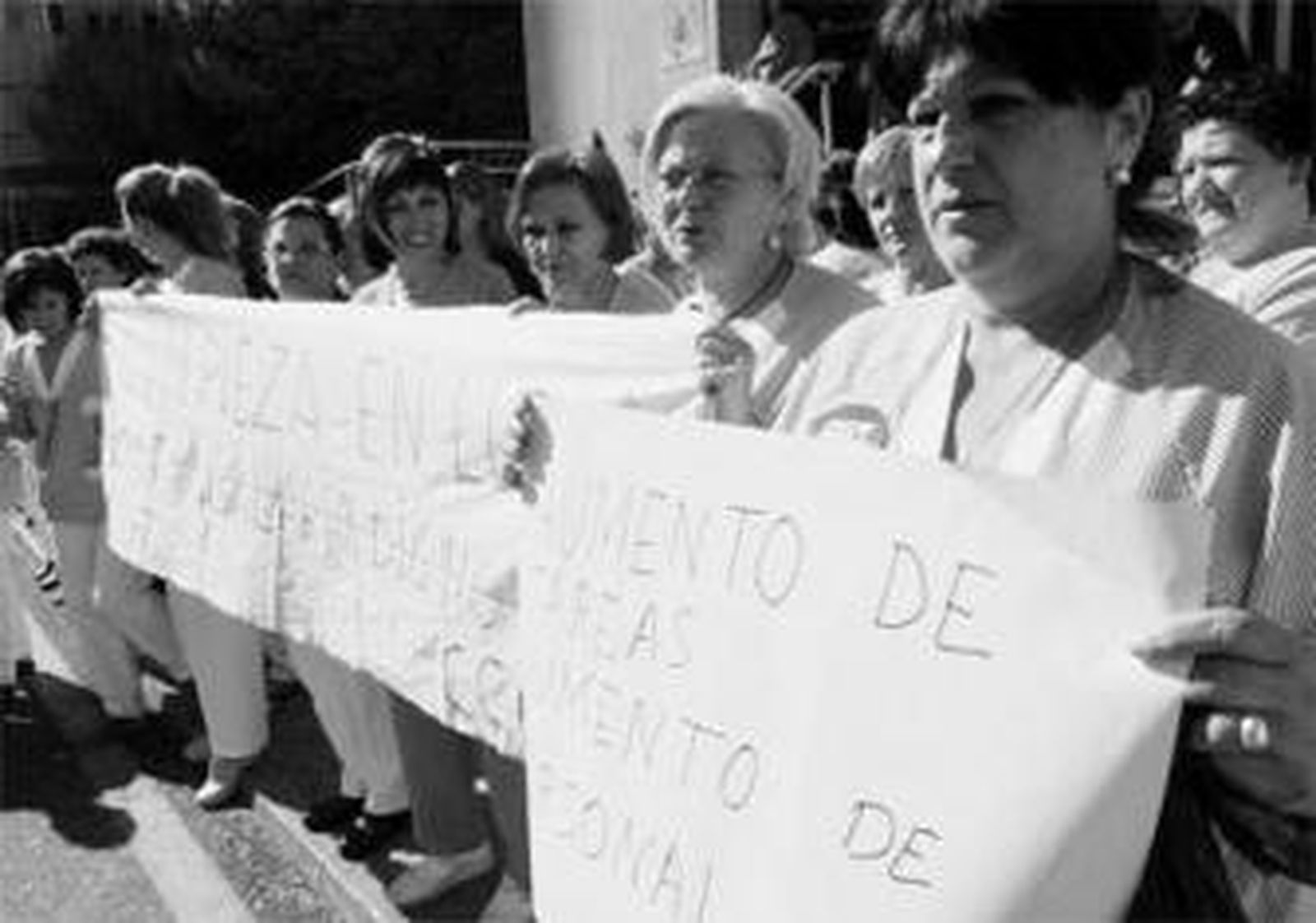 Las limpiadoras del Hosptial Clínico, durante una de las protestas.