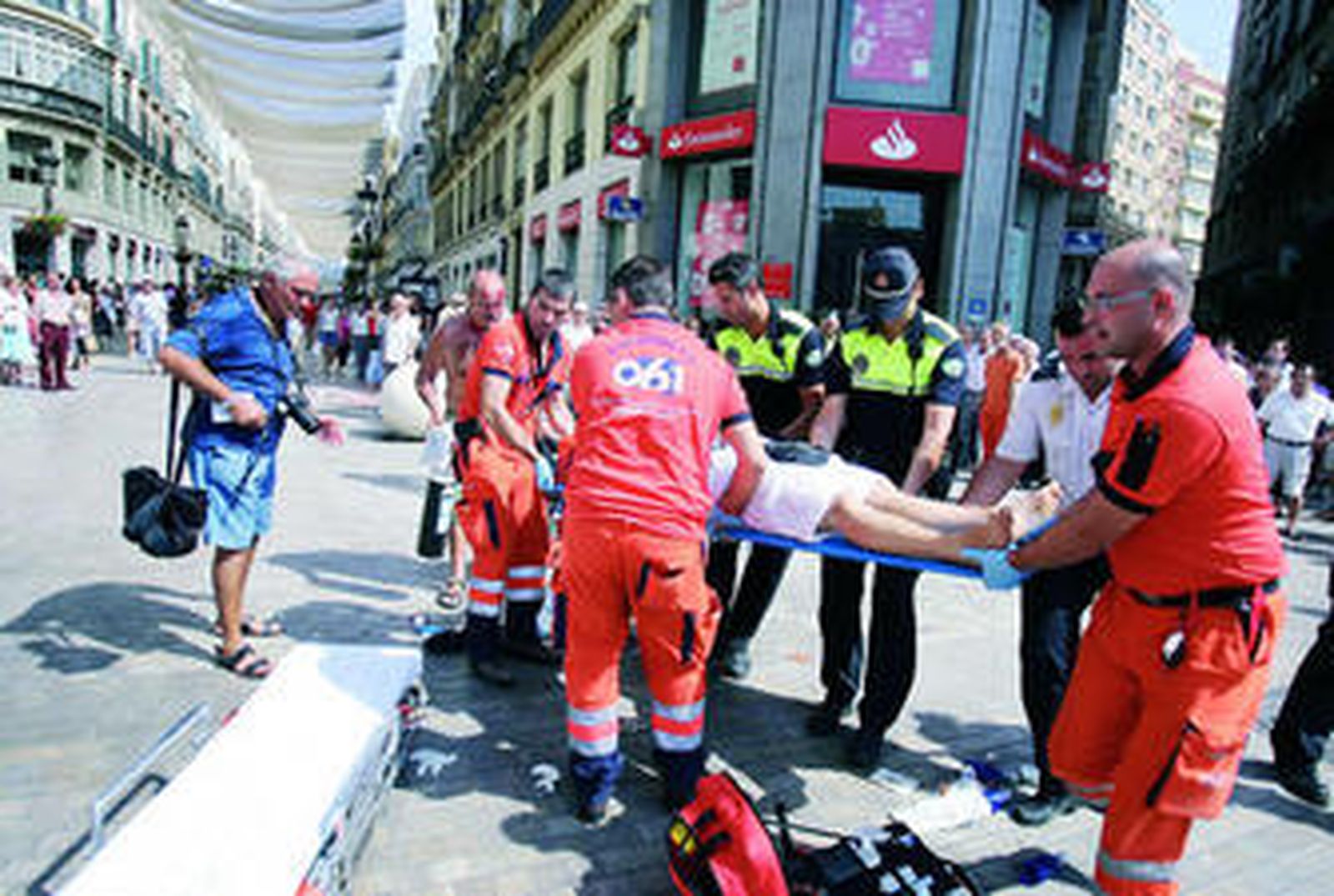 Otras tres personas resultaron heridas graves en La Constitución.