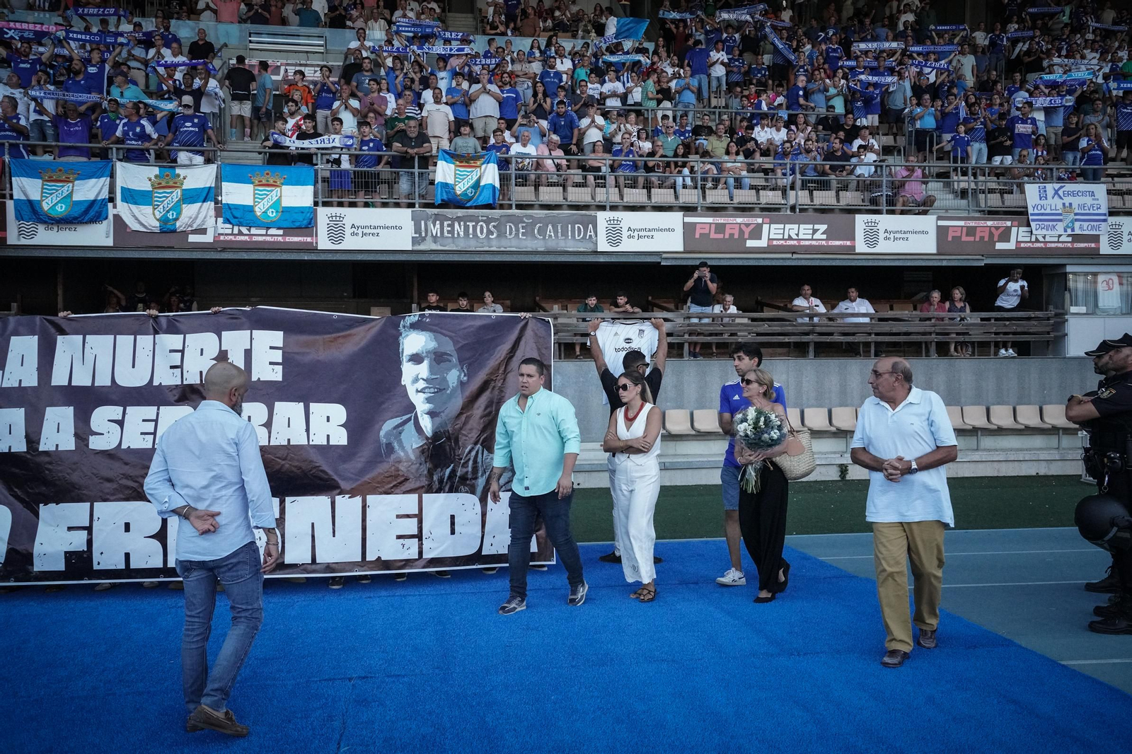 Búscate en el del partido del Xerez CD - UCAM