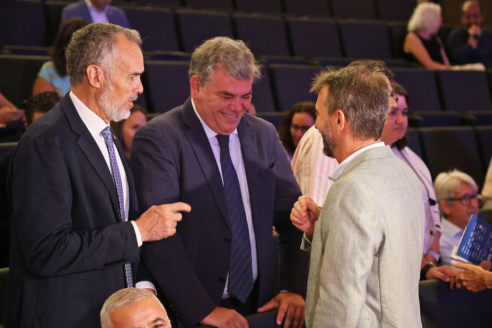 Imágenes de la presentación de la memoria anual de la Asociación de Industrias Químicas, Básicas y Energéticas de Huelva (Aiqbe)