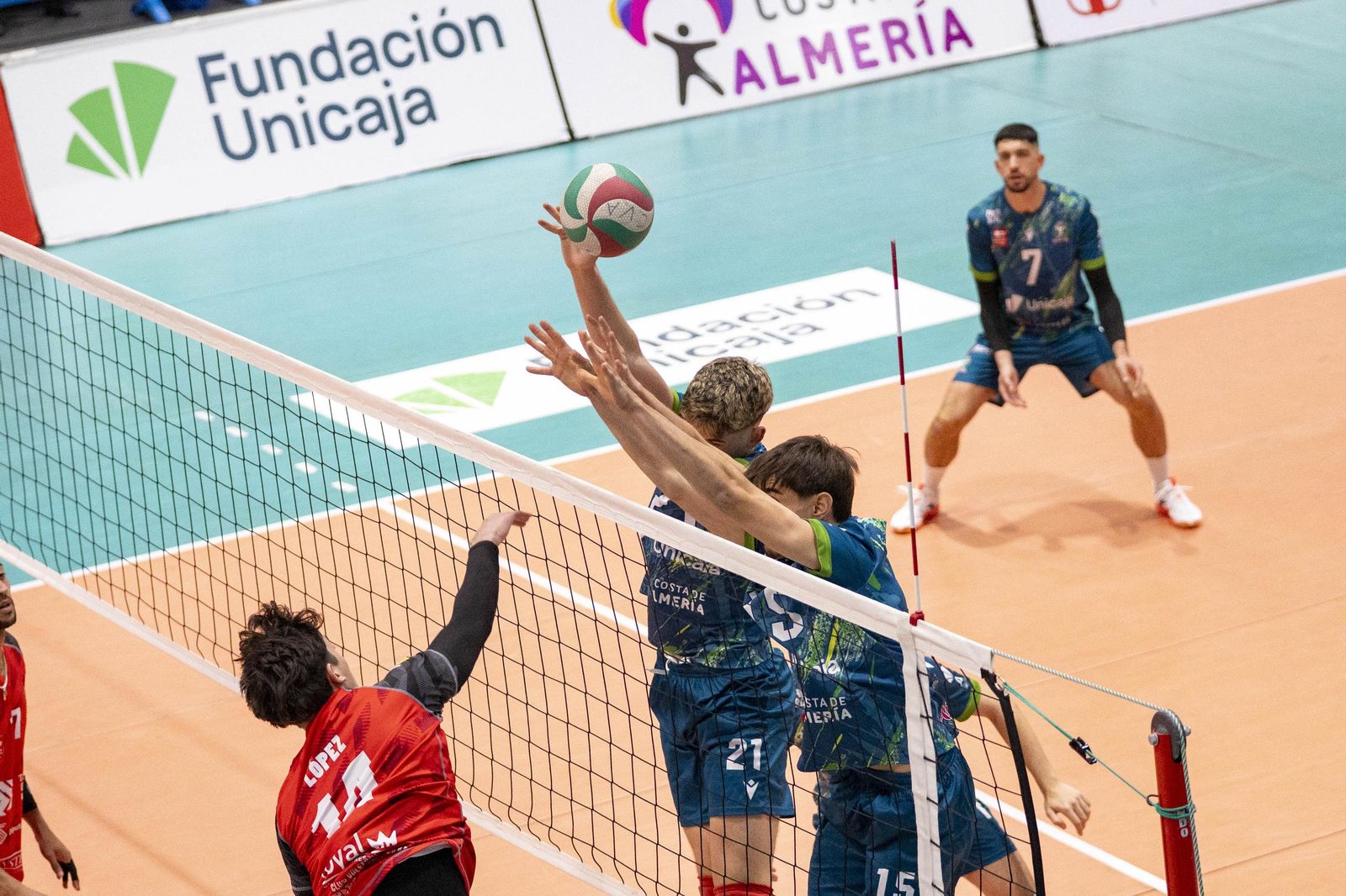 Las imágenes del partido entre Unicaja Costa de Almería y Instercap Asisa Tarragona