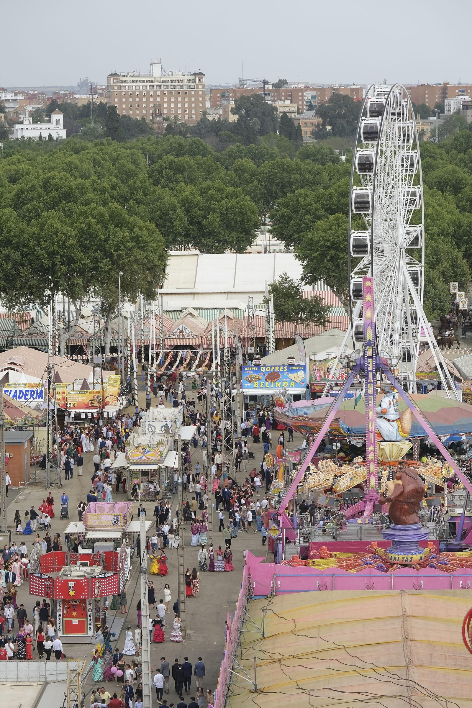 Ambiente un viernes de feria. La calle del infierno