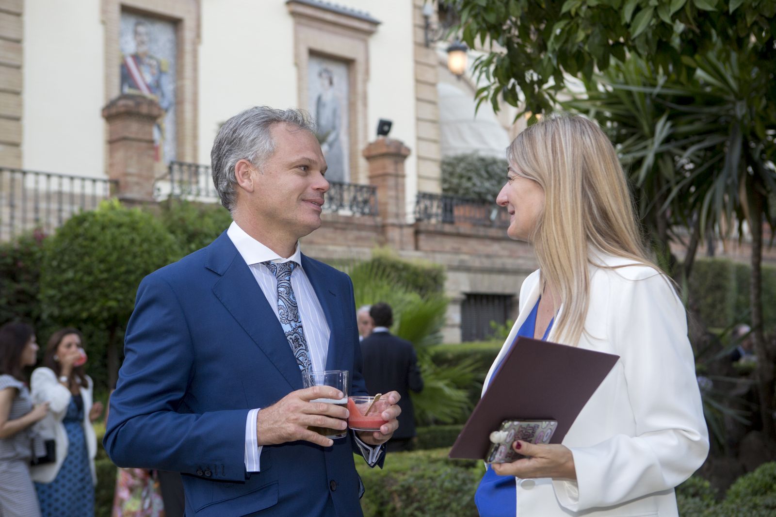 Las imágenes de la entrega de la Beca Manuel Olivencia