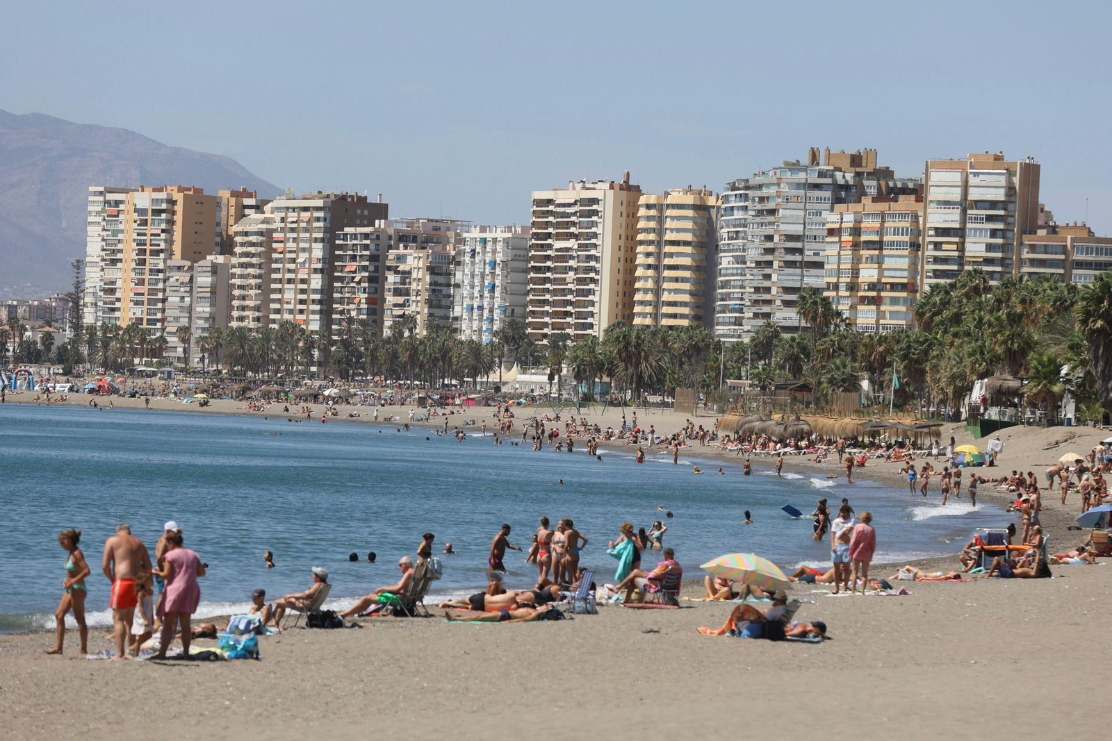 Las fotos del día de fuertes vientos en las playas de Málaga