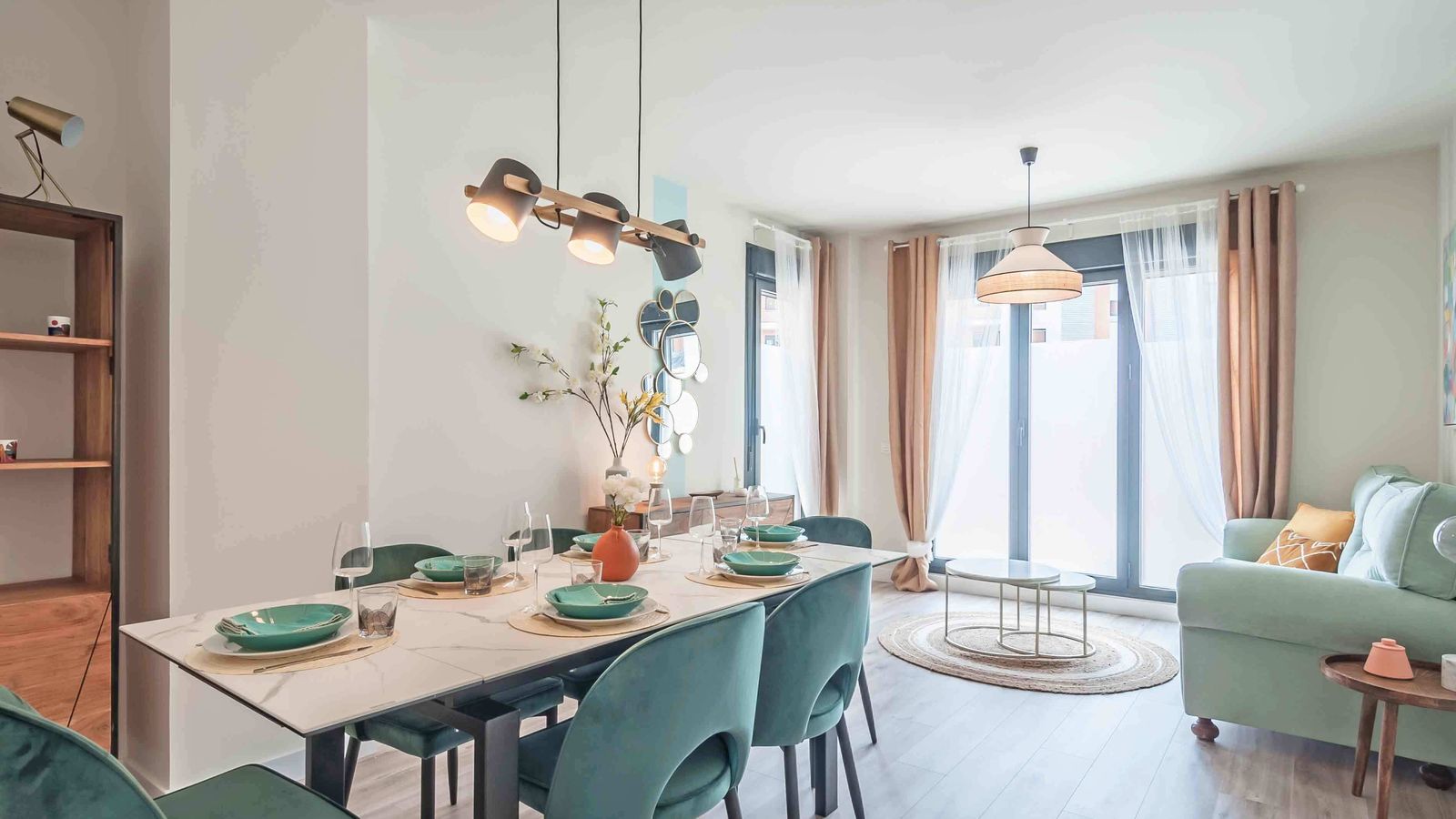 Interior del piso piloto en Camas.