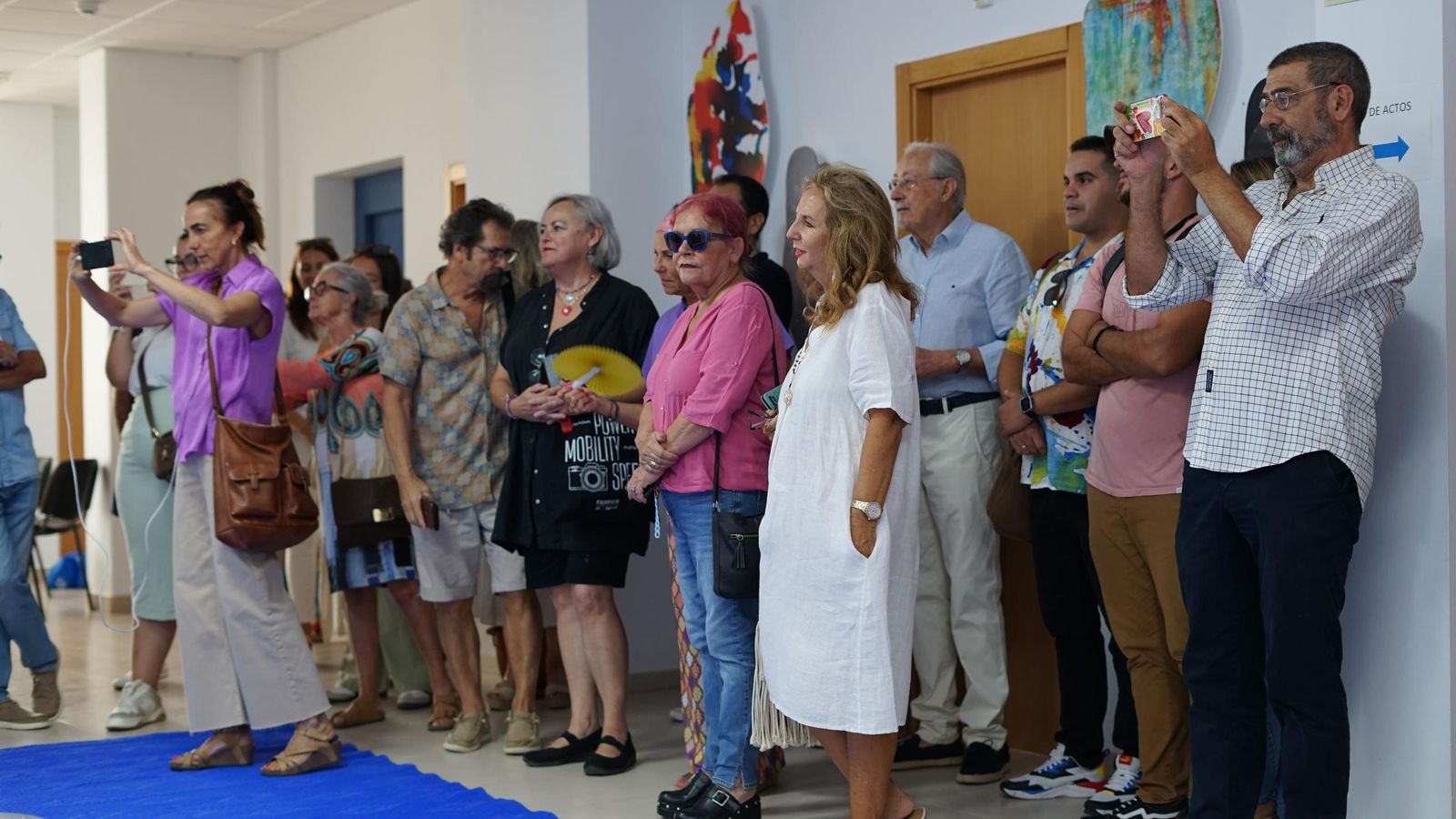 Fotos de la exposición 'Huellas de ida y vuelta' de Márgenes y Vínculos en Tarifa