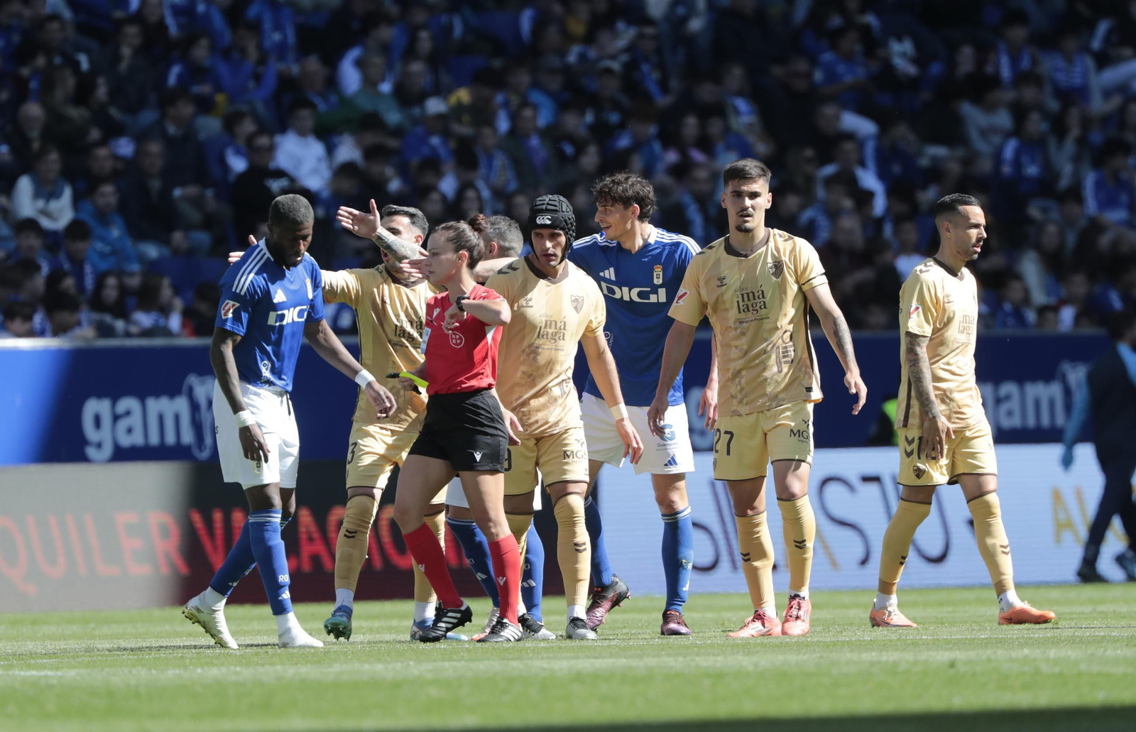 El Real Oviedo-Málaga CF, en fotos