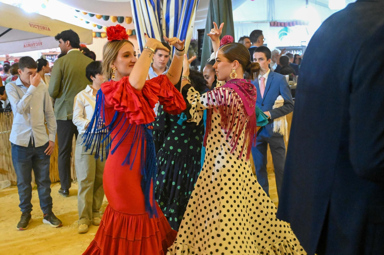 Imágenes del ambiente del ambiente de la noche del sábado en la Feria de Otoño y del Caballo 2025 de Huelva