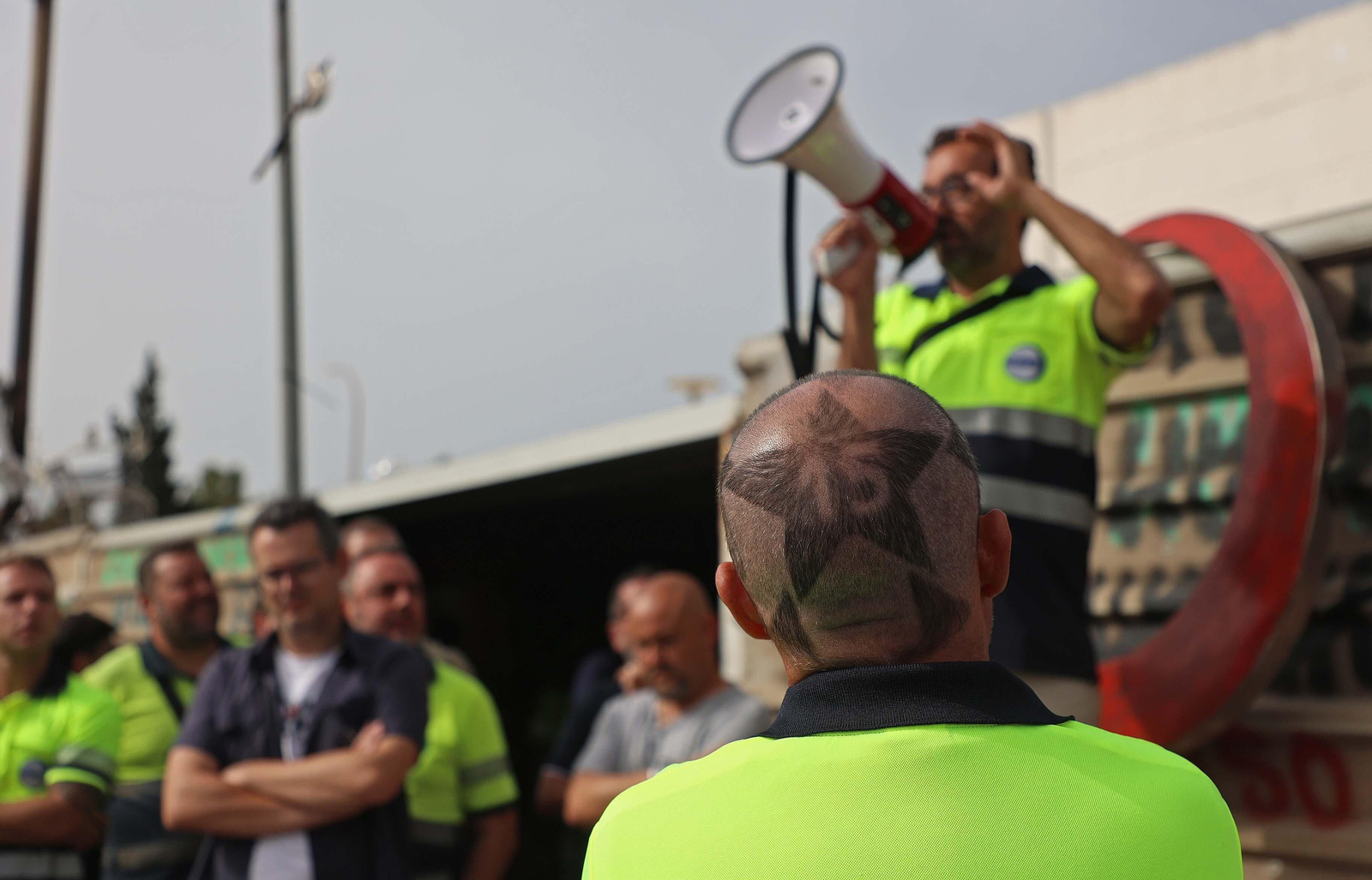 Imágenes de la asamblea de los huelguistas de Acerinox