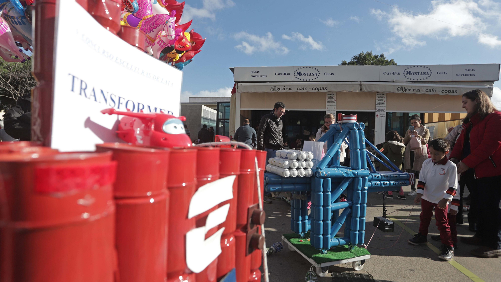 Imágenes del arrastre de latas en Algeciras