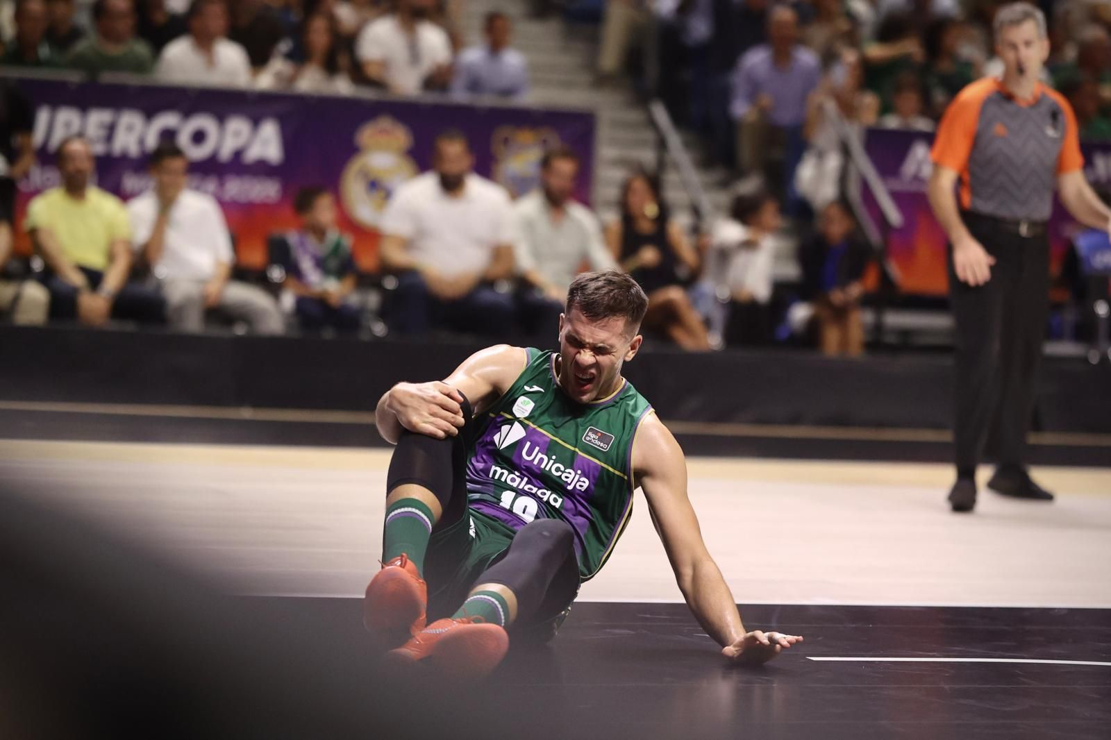 El Unicaja - Valencia Basket de la Supercopa, en fotos
