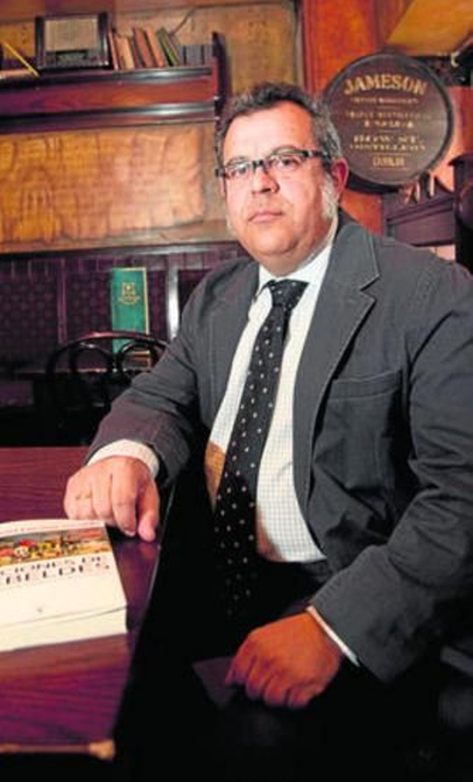 Manuel Lucena Giraldo en Sevilla, donde presentó su obra.