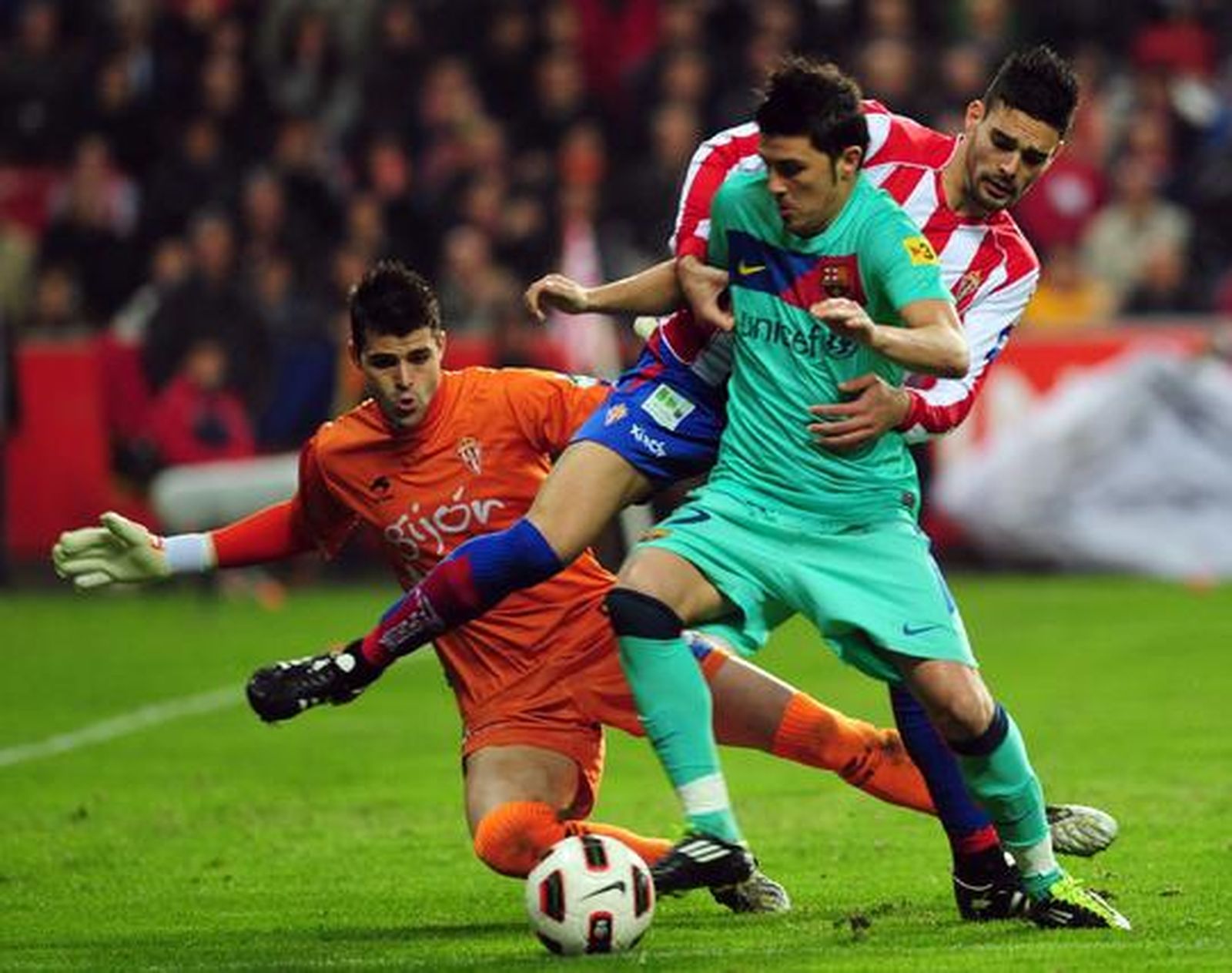 El Sporting frena al Barcelona tras 16 partidos seguidos ganando. / AFP