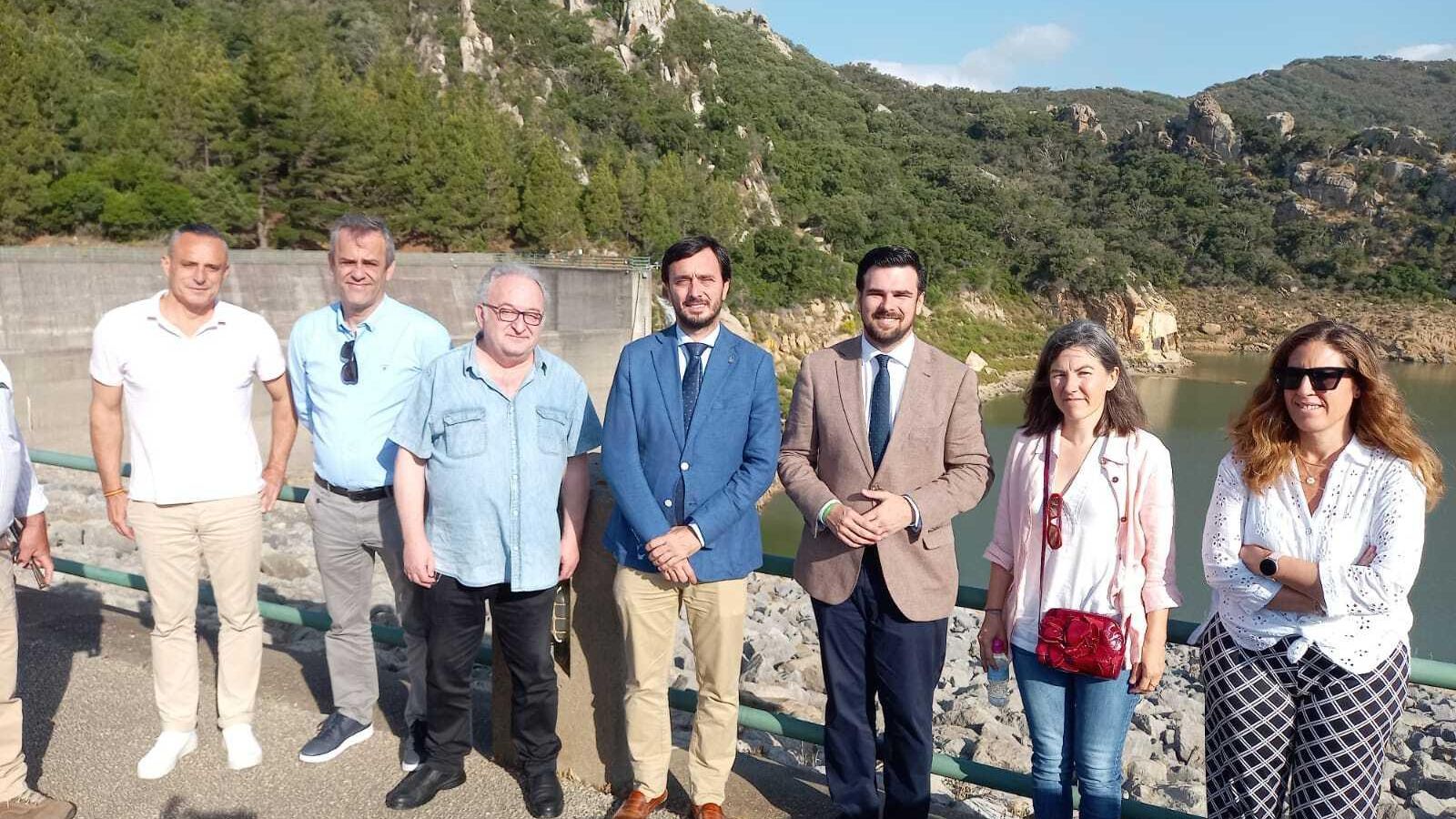 Los asistentes a la visita institucional en Charco Redondo Los asistentes a la visita institucional en Charco Redondo