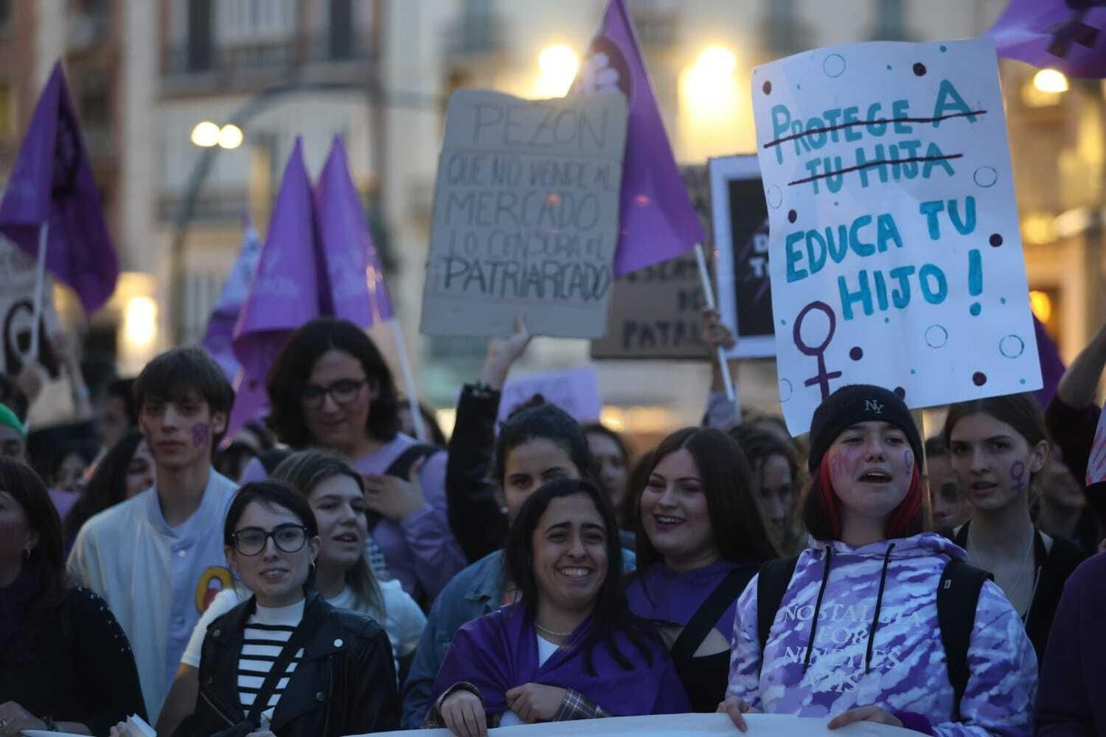 8M: Las fotos de la manifestación por el Día de la Mujer en Málaga 8M: Las fotos de la manifestación por el Día de la Mujer en Málaga