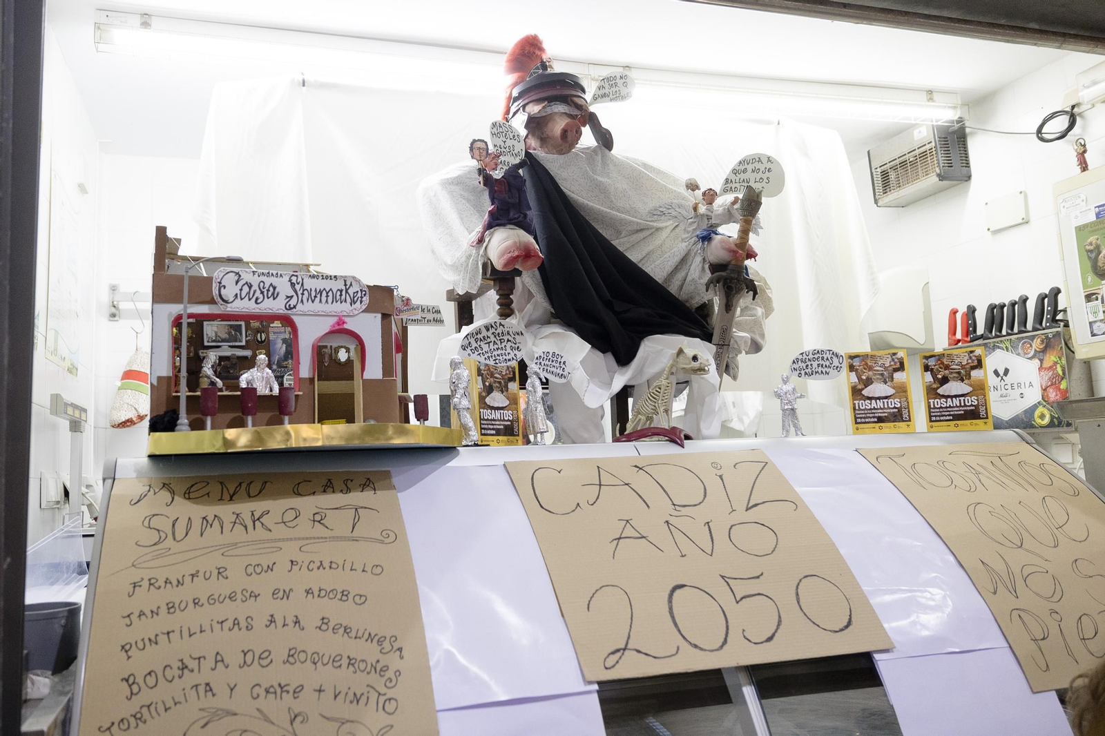 Imágenes de la celebración de los Tosantos en los mercados de Cádiz Imágenes de la celebración de los Tosantos en los mercados de Cádiz