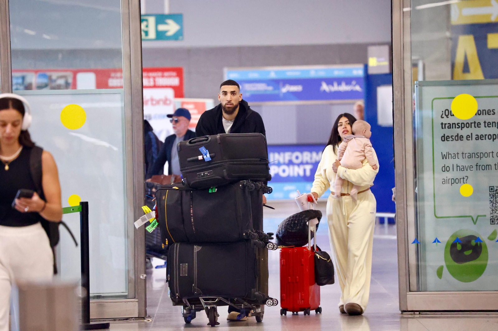 Las fotos de la llegada de Chris Duarte, fichaje estelar del Unicaja, a Málaga