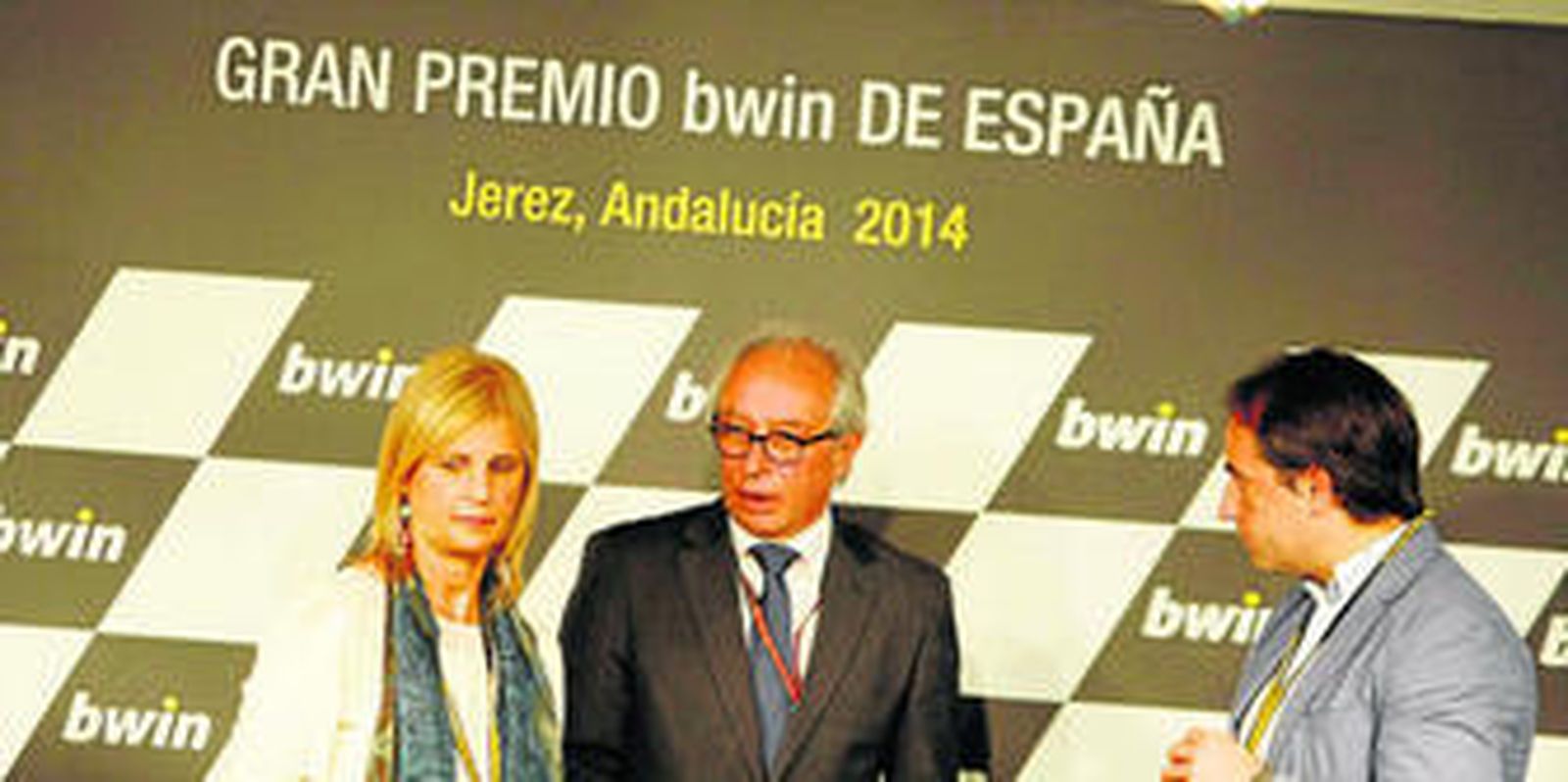 María José García-Pelayo, Vito Ippolito y Antonio Saldaña, ayer durante el anuncio de Jerez como Capital Mundial del Motociclismo en 2015.