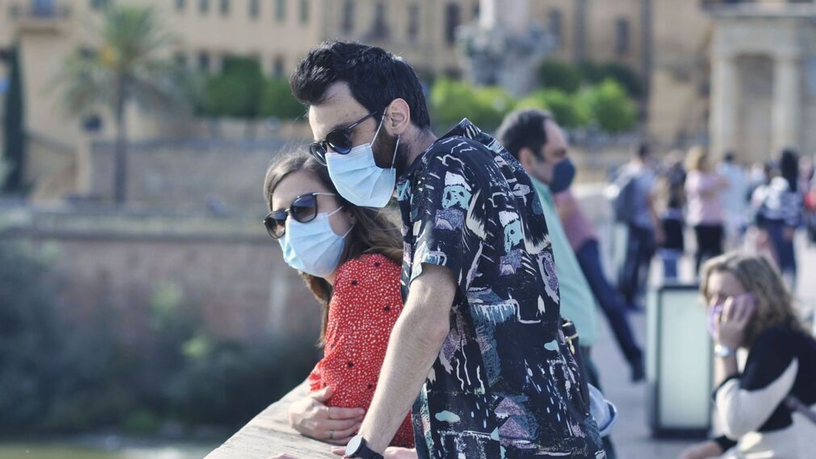 En manga corta en el Puente Romano.