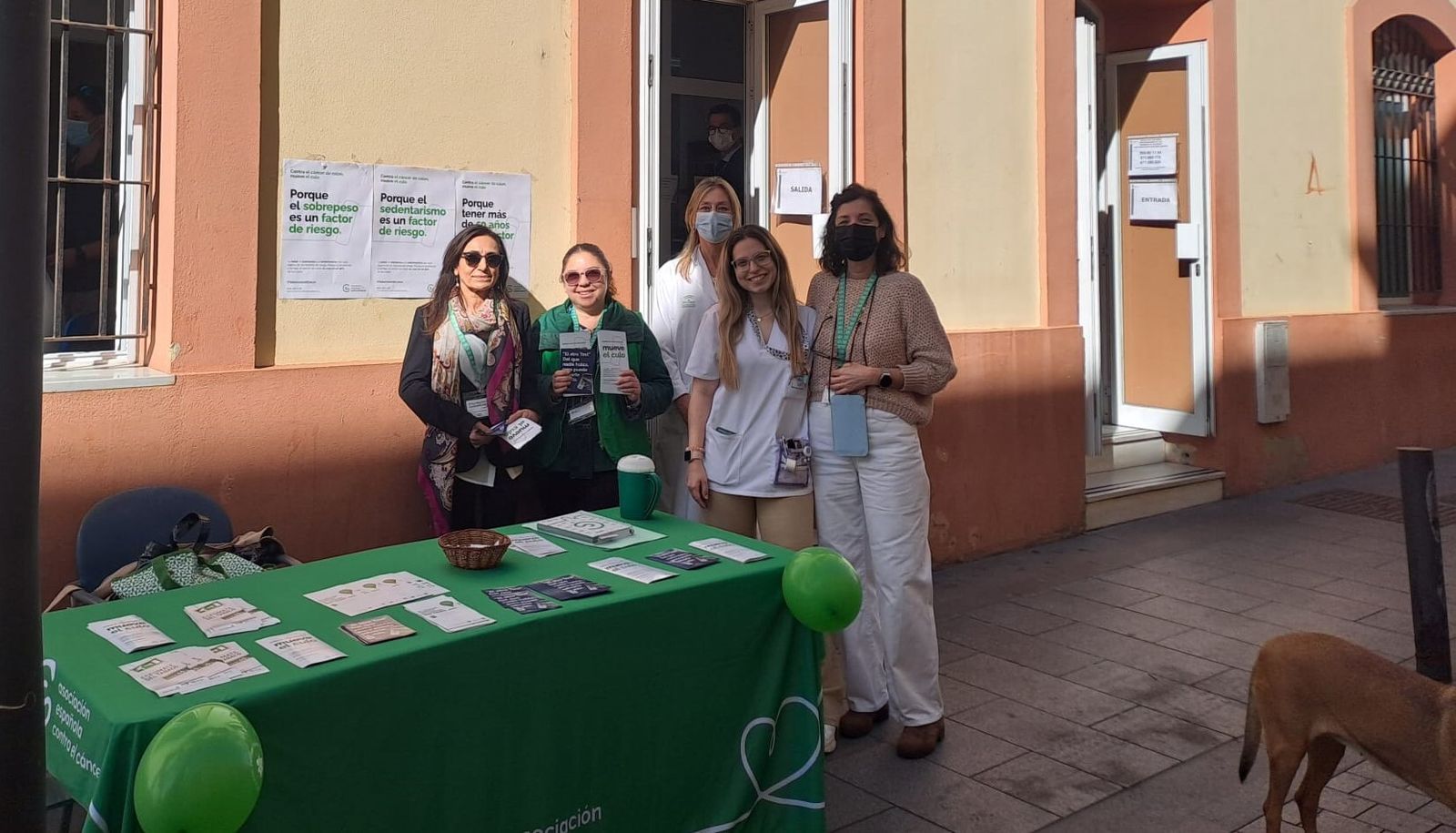 Una de las mesas informativas sobre la prevención del cáncer de colon.