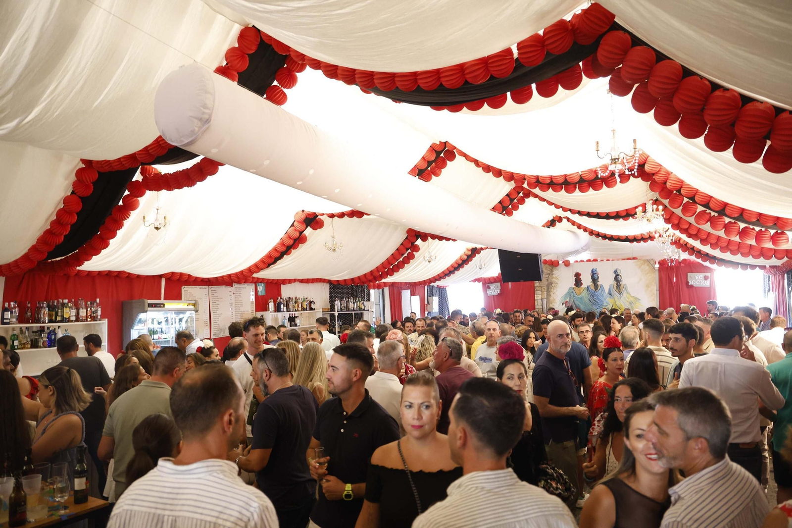 Búscate en las fotos del lunes en la Feria de Tarifa 2025