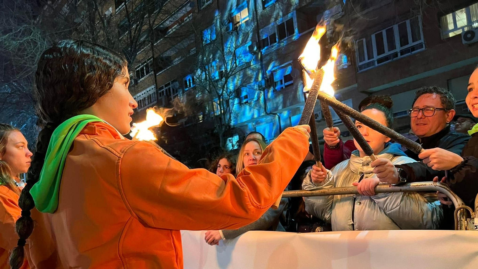 Las antorchas son uno de los símbolos más representativos de la carrera de San Antón.