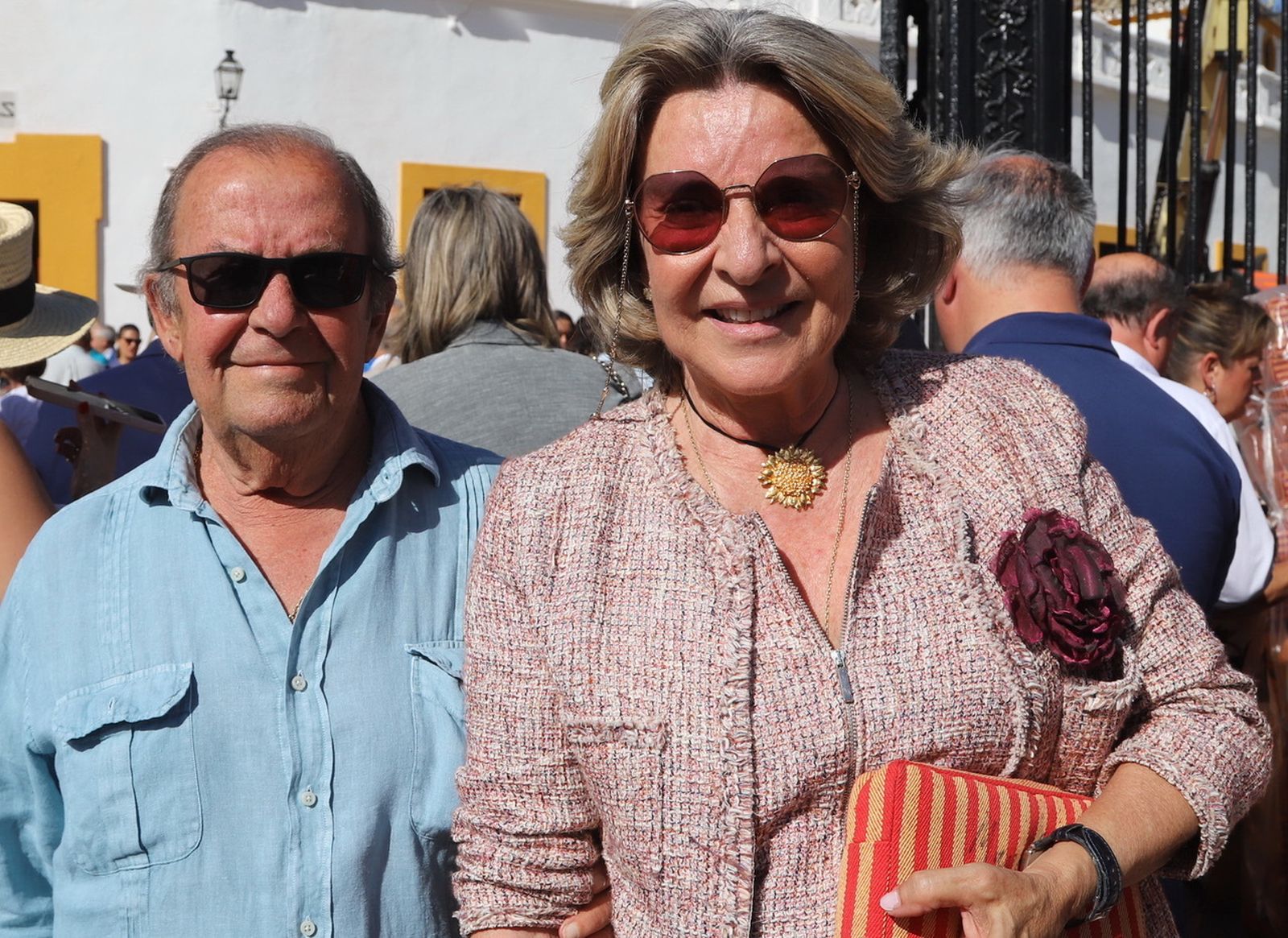 Ambiente en la Puerta del Príncipe en la corrida de Morante de la Puebla, Cayetano y Ginés Marín
