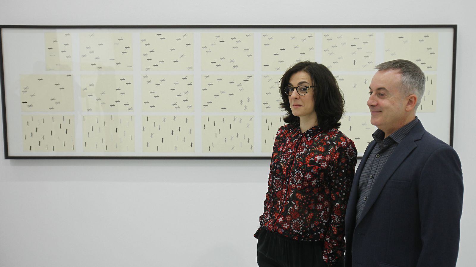 Los comisarios de la muestra, Henar Rivière y Manuel Olveira.