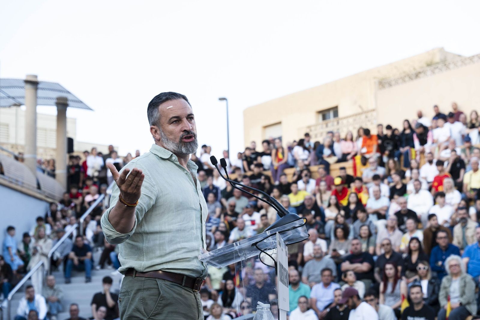 Las imágenes del mitin de Vox con Santiago Abascal y Manuel Gavira en ...
