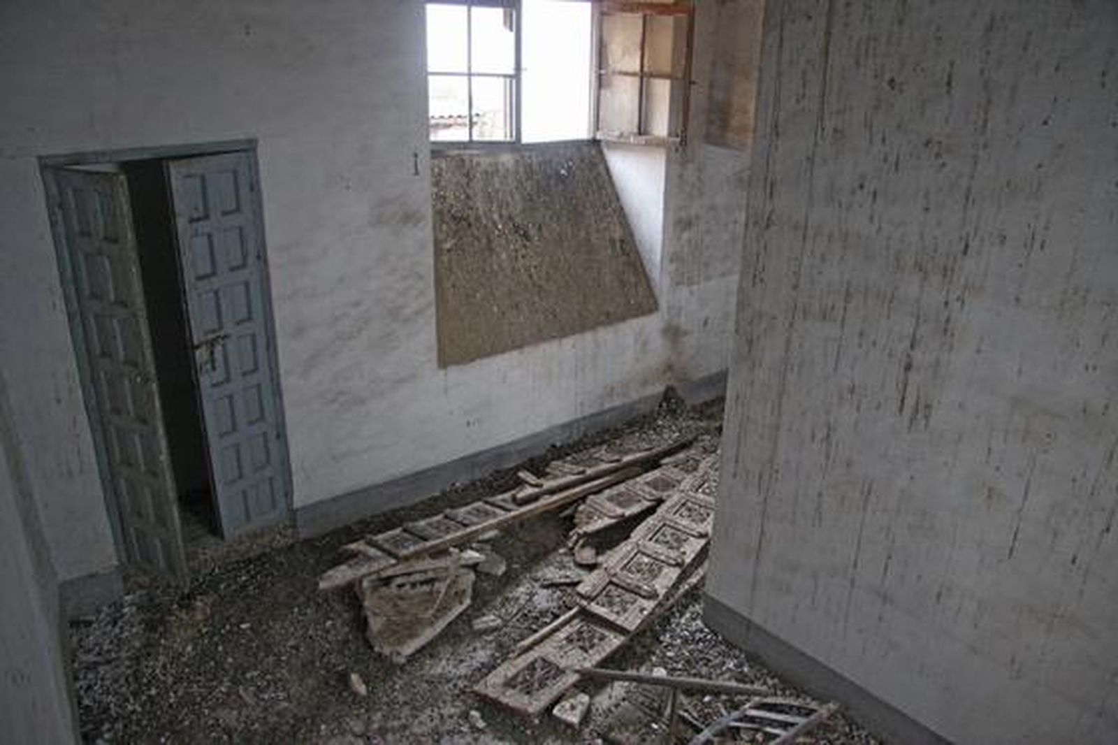 El convento Madre de Dios muestra unos tejados, esculturas, pinturas y muros plagados de desperfectos que demuestran su mal estado de conservación.

Foto: Belén Vargas