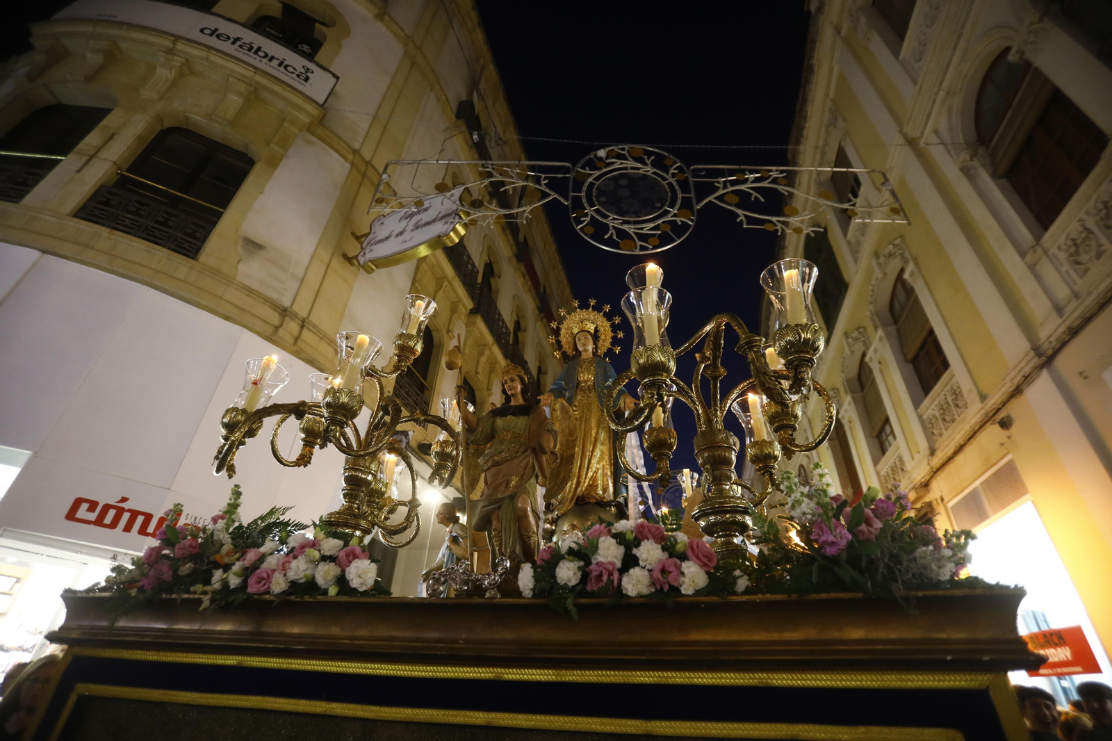 La procesión de la Virgen Milagrosa de Córdoba, en imágenes