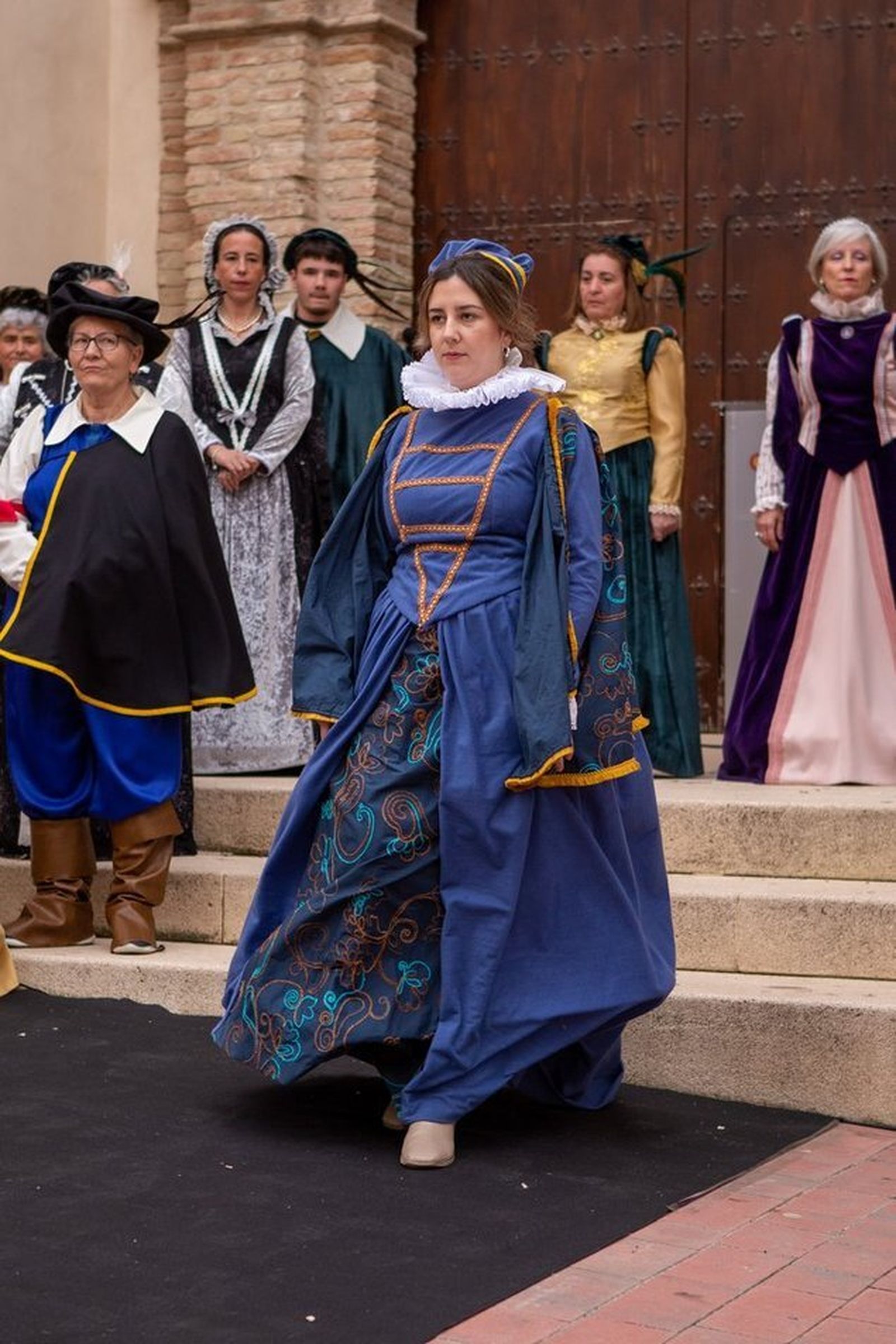 Desfile de los trajes renacentistas confeccionados por mujeres de Cazalilla.