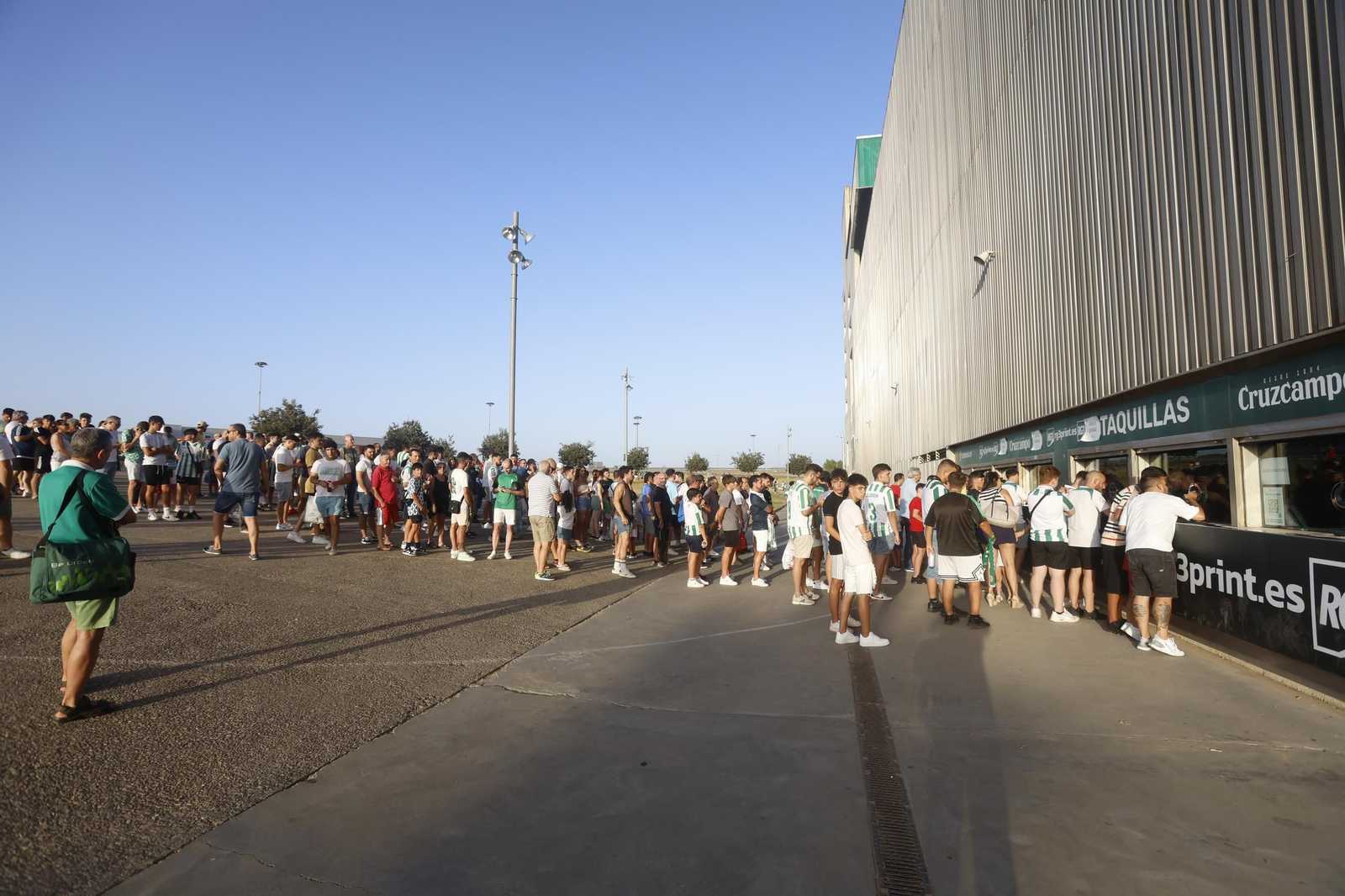 Las mejores fotos del ambientes en El Arcángel para el Córdoba CF - Rayo Vallecano