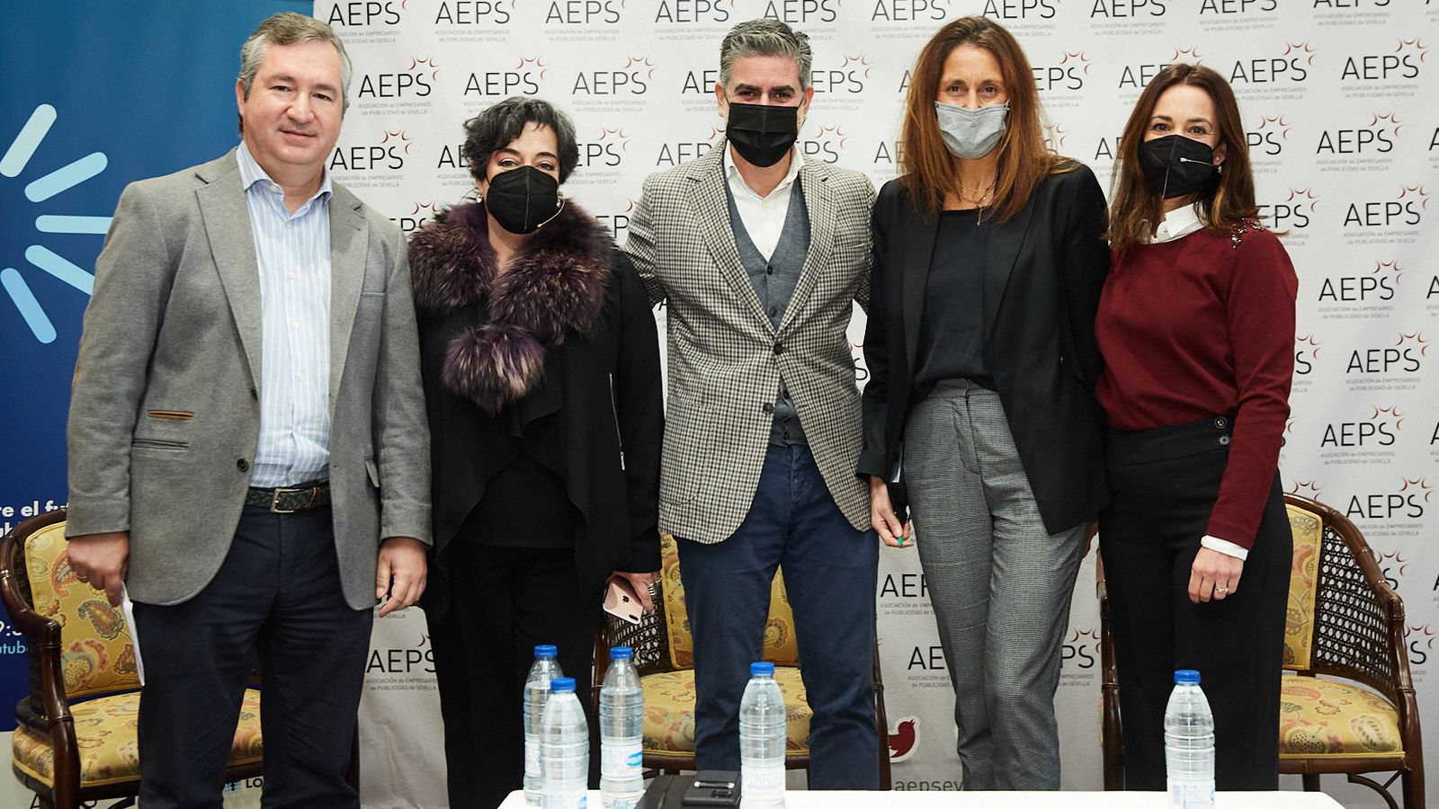 Participantes en la jornada 'El futuro de la gestión publicitaria: la confluencia de medios, agencias y administraciones públicas'.