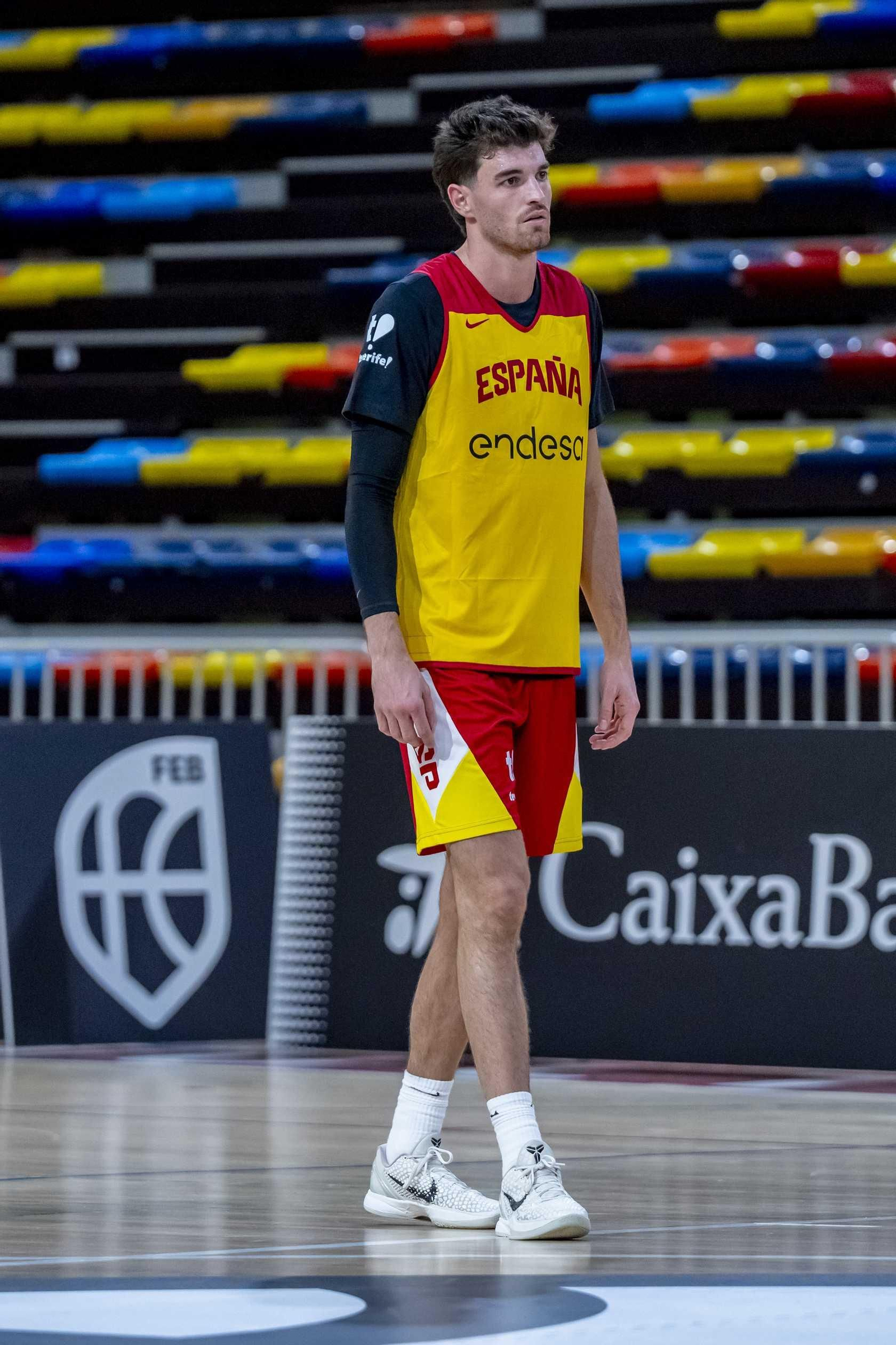 Alberto Díaz, Francis Alonso y Paco Aurioles, en la primera España de Chus Mateo