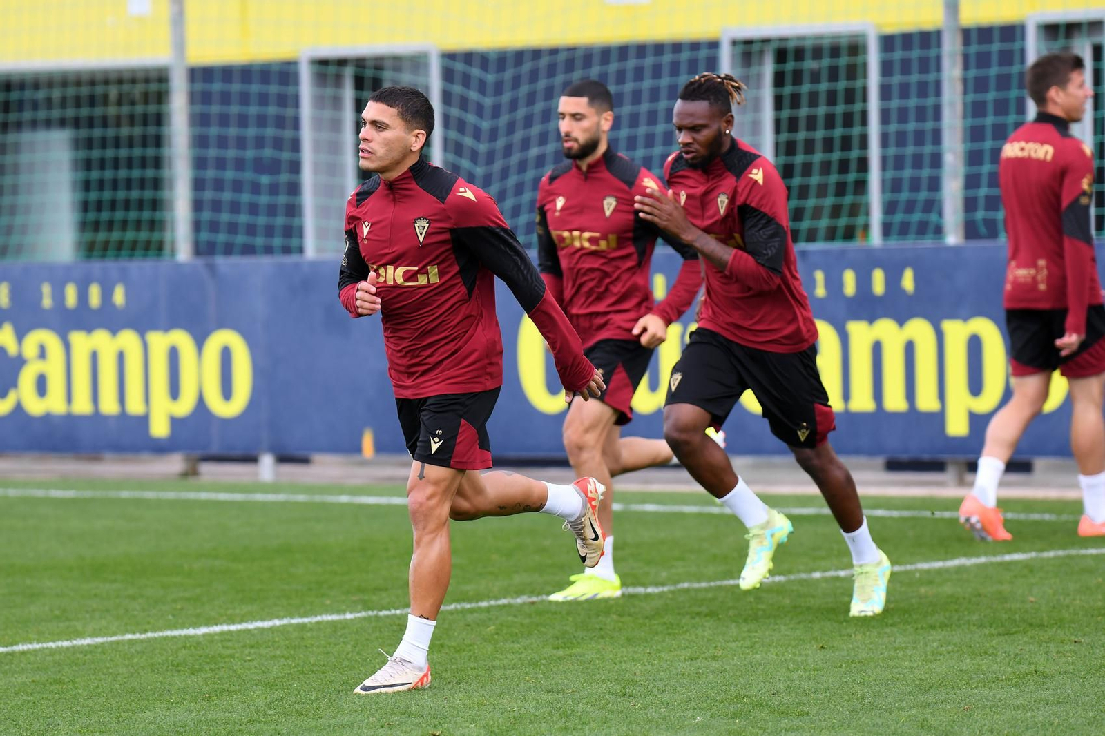 Un entrenamiento del Cádiz. Un entrenamiento del Cádiz.
