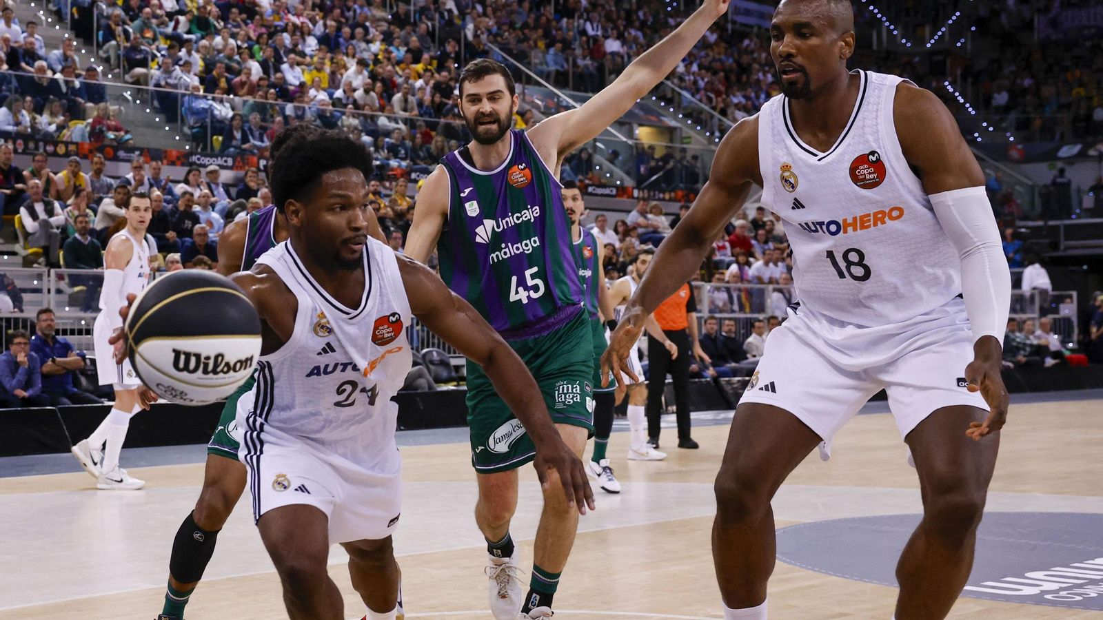 El Unicaja, campeón de Copa: Todas las imágenes del partido, la fiesta y la llegada a Málaga