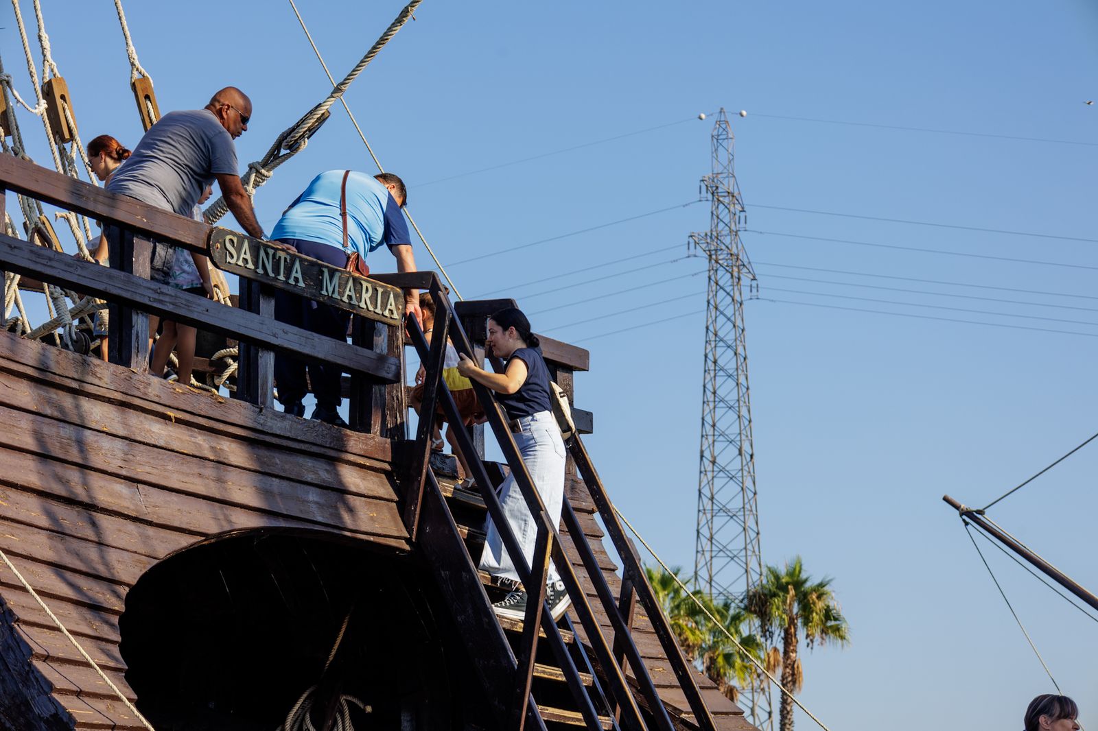 Las imágenes del Muelle de las Carabelas este 12 de octubre