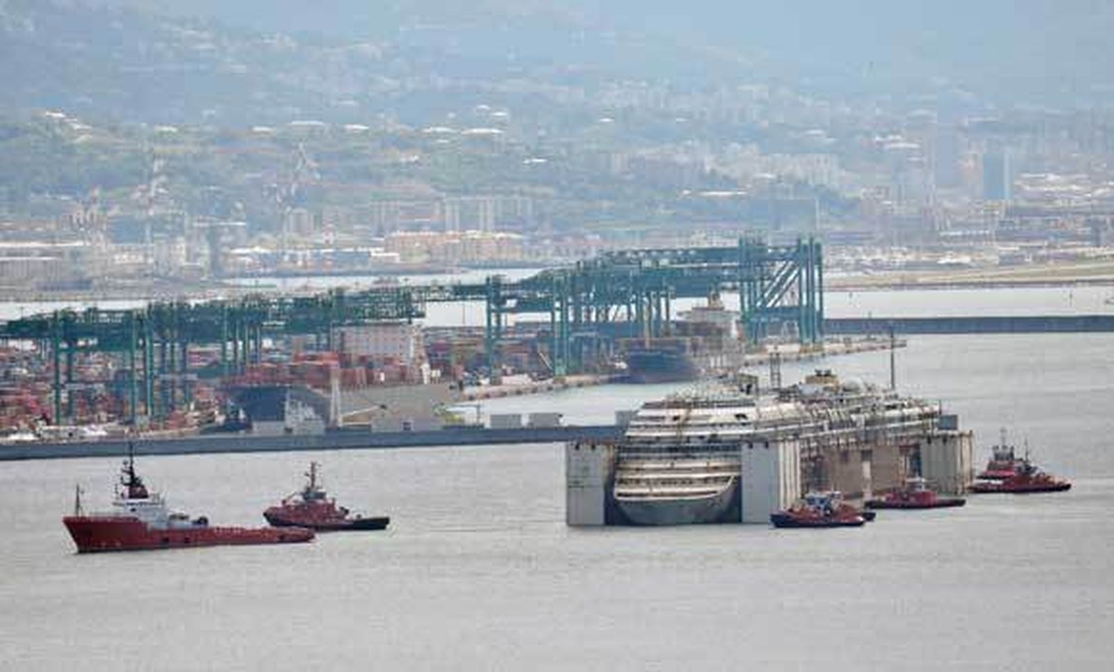 La última travesía del crucero 'Costa Concordia'