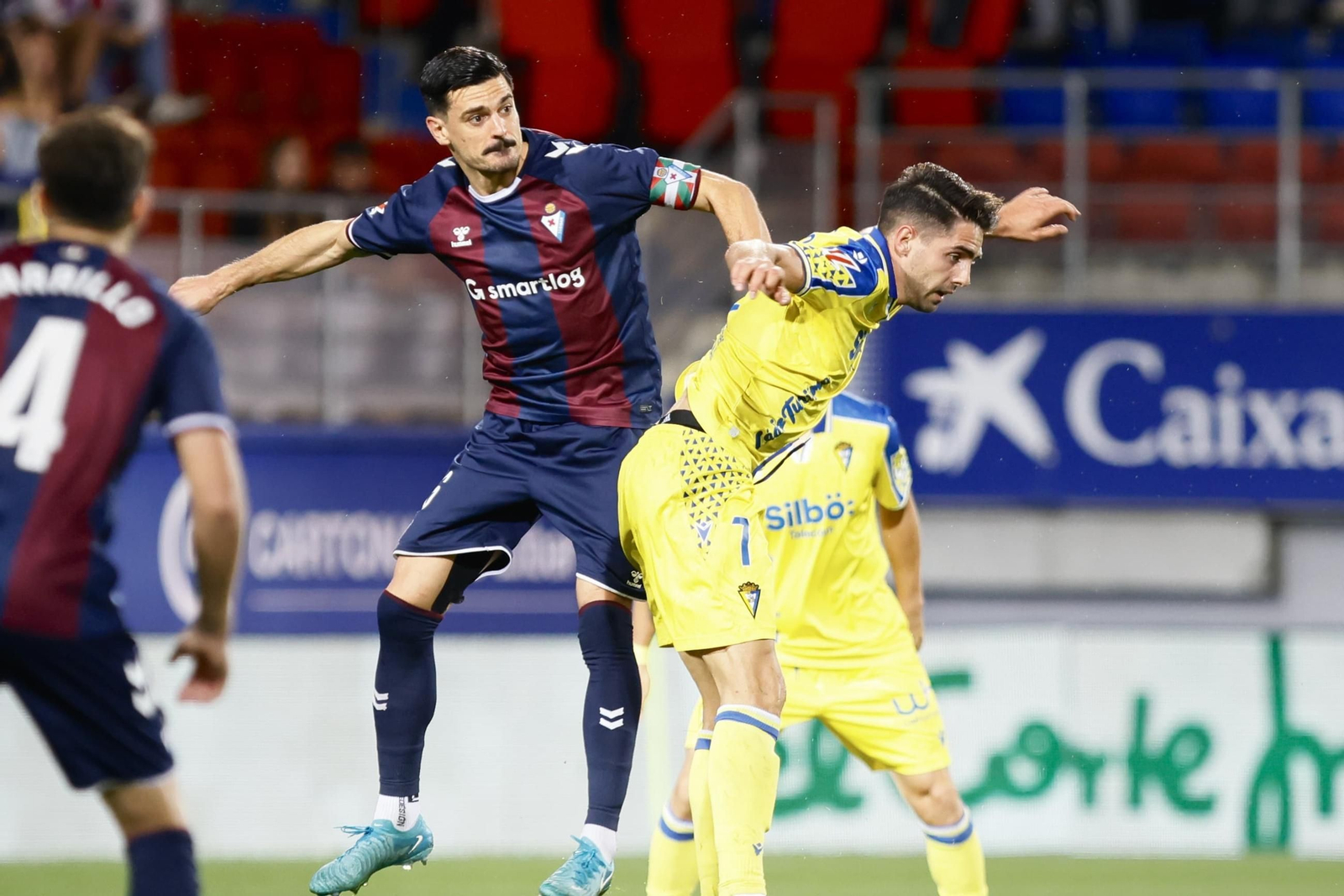 Las imágenes del partido de fútbol Éibar - Cádiz