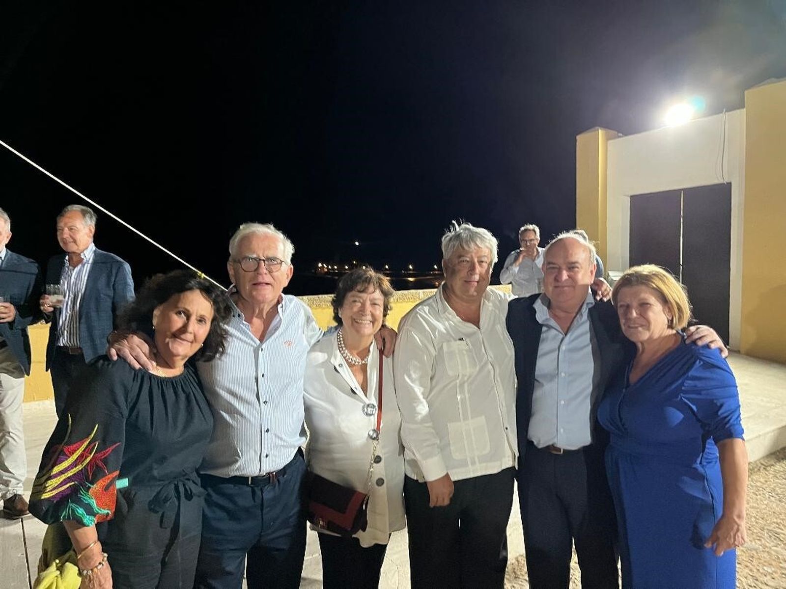 Los homenajeados con Carmen Huguet, Manolo Sánchez, Amparo Barrio y Orencio Machado.