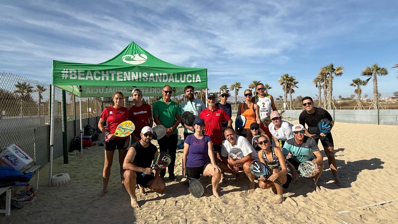 Foto de familia de los participantes al término de la competición celebrada con motivo de la Feria de Almería.