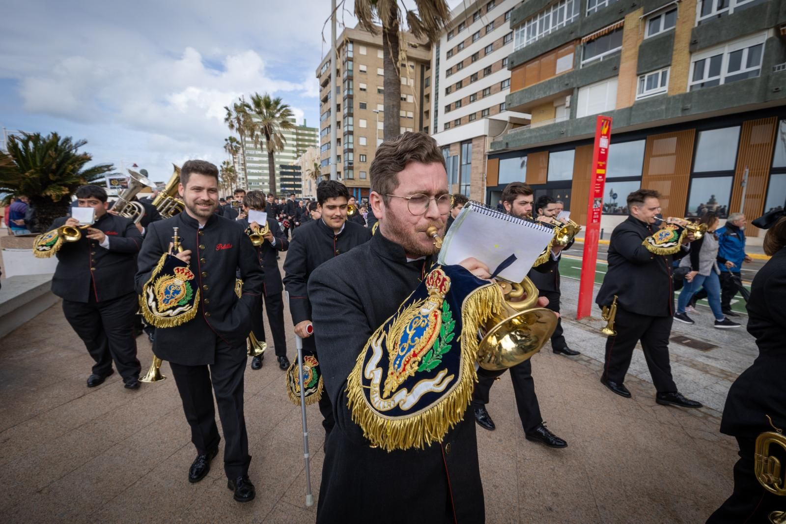 Todas las imágenes de Los Polillas en el Paseo Marítimo de Cádiz