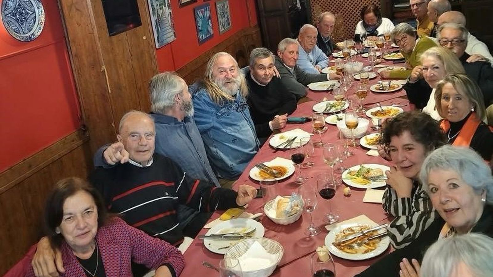 Esperanza León, Manuel López Doña, Julio Sancho, Antonio Vergara, Amado Madrazo, Pedro Rodríguez, Luis Peña, Javier Galiana y Carmen Asencio, entre otros.
